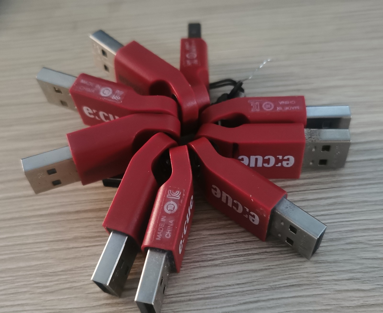 View description ｜1/2 Osram e:cue LAS Enterprise USB Dongle 99Automation Credits