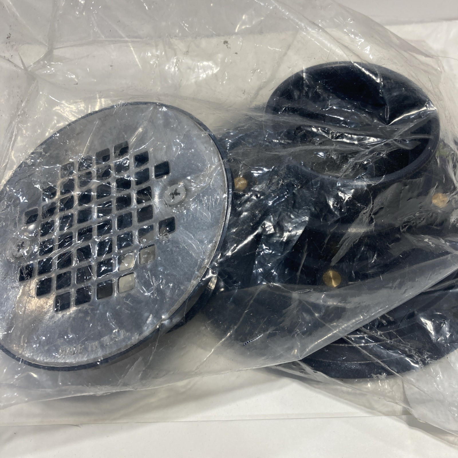 SIOUX CHIEF 821-2P SCREW-ON STAINLESS STEEL STRAINER W/ PLASTIC RIM 2" C3