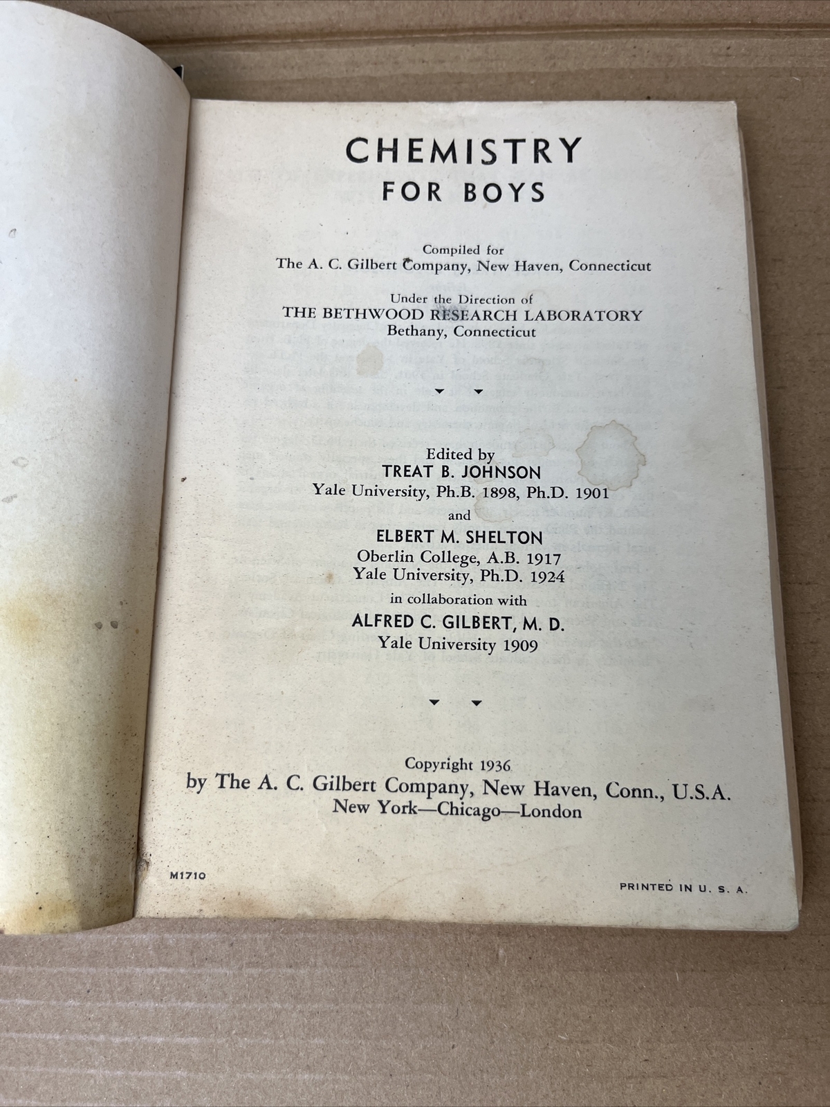 Lot 4 Gilbert Chemistry Books - OLD