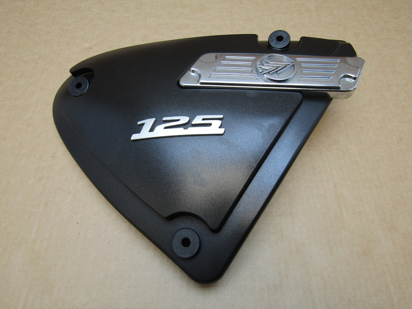 Keeway Superlight 125 2020 11,055 miles right side panel (11731)