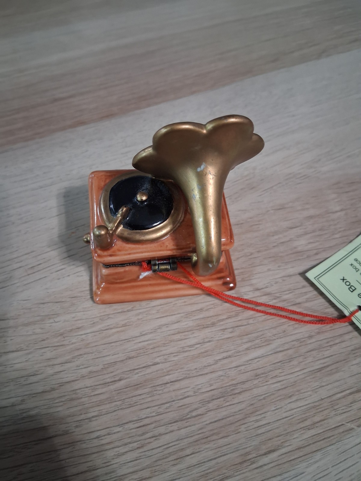 Miniature note treasure box