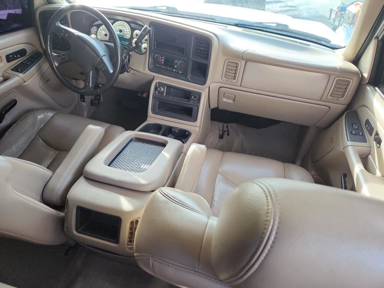 SILVRDO15 2005 Glove Box 4835655