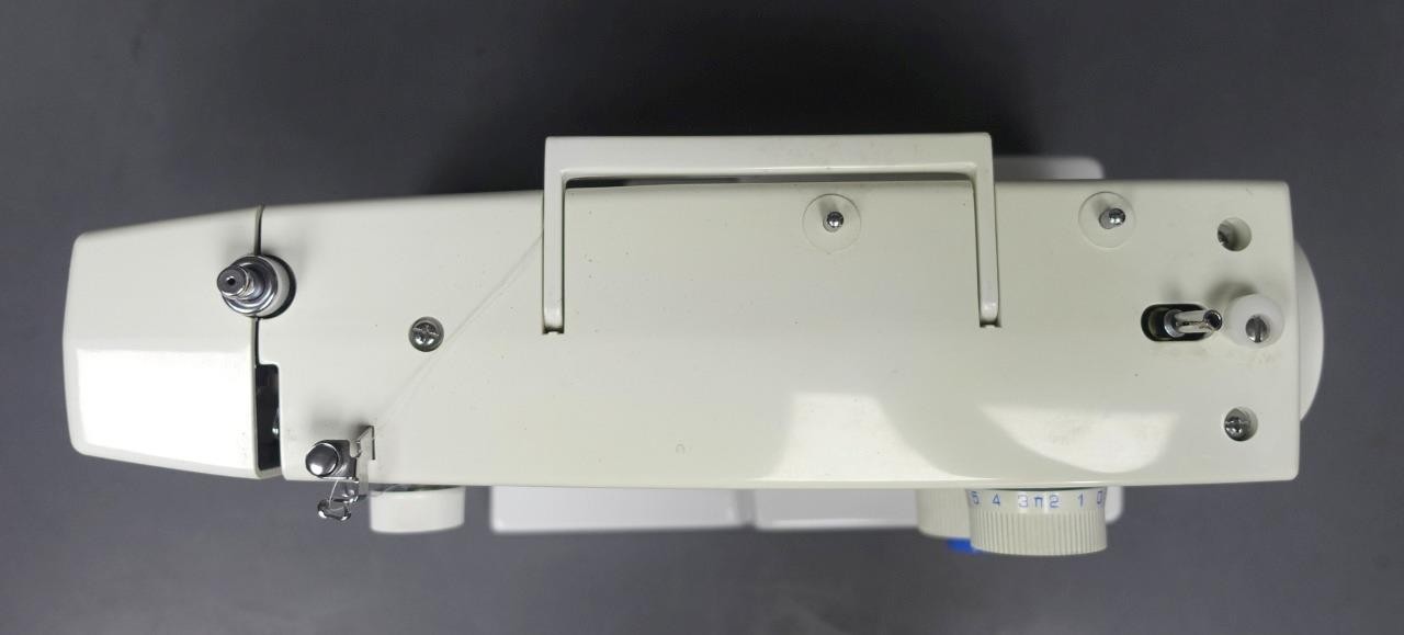 WHITE 1418 Sewing Machine 13-Stitch w/ Manual/Case Tested
