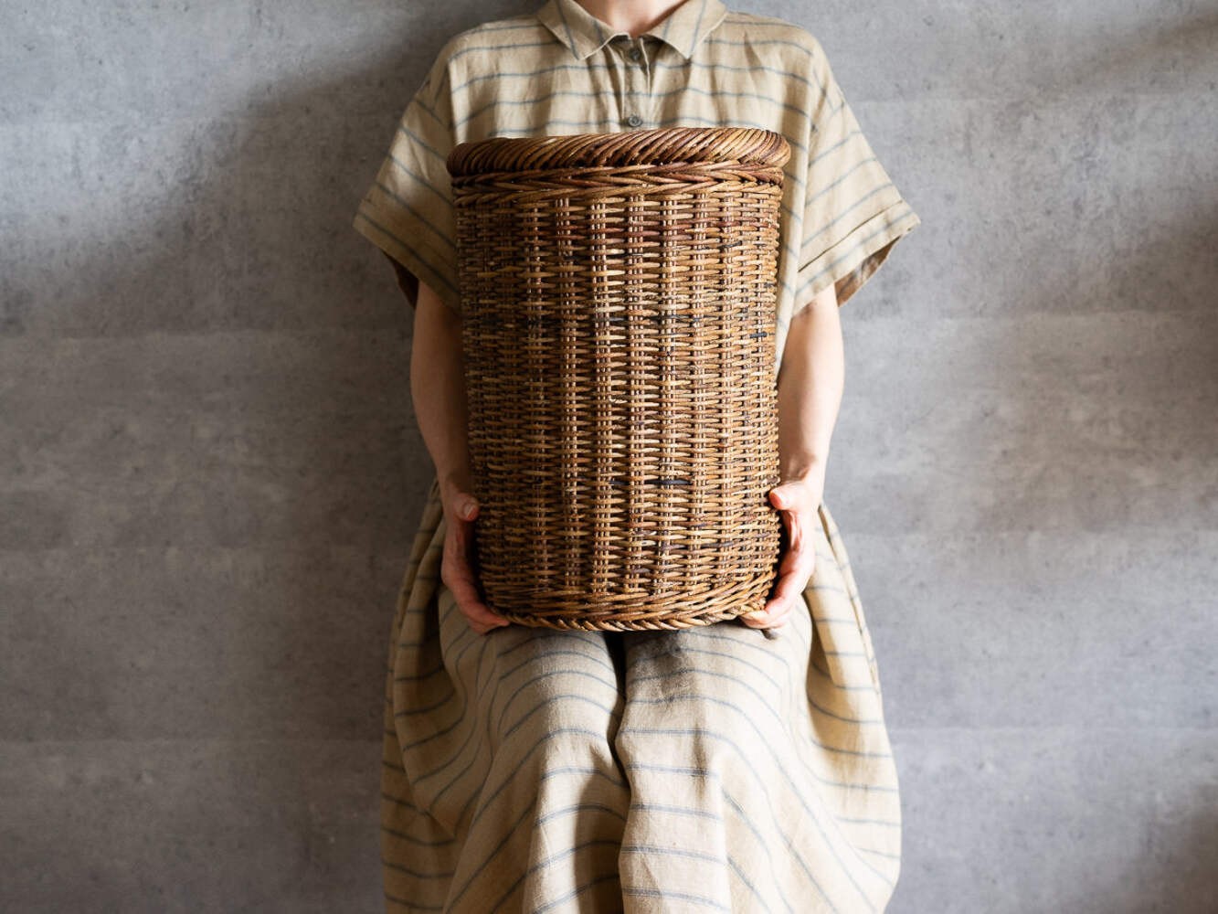 Cylindrical Basket – Nami Weave, Akebi Vine, Japan 311234-1
