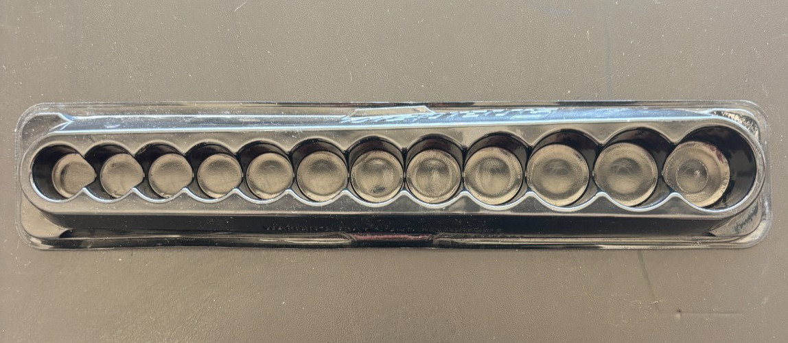 SNAP ON TOOLS USA PAKTY241 - Magnetic Tray For 3/8" Drive 12 Metric Socket Set