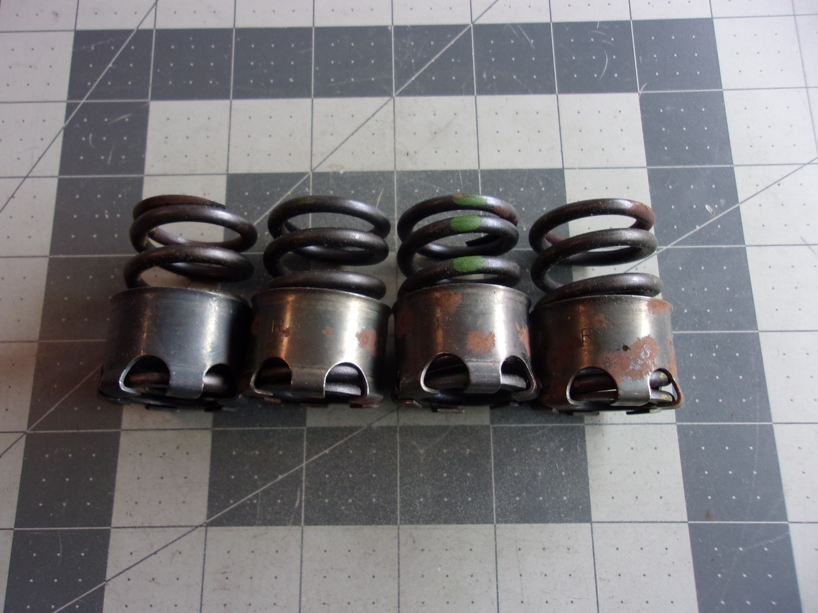 Clevite 212-1353 (4) Valve Springs 24-1544