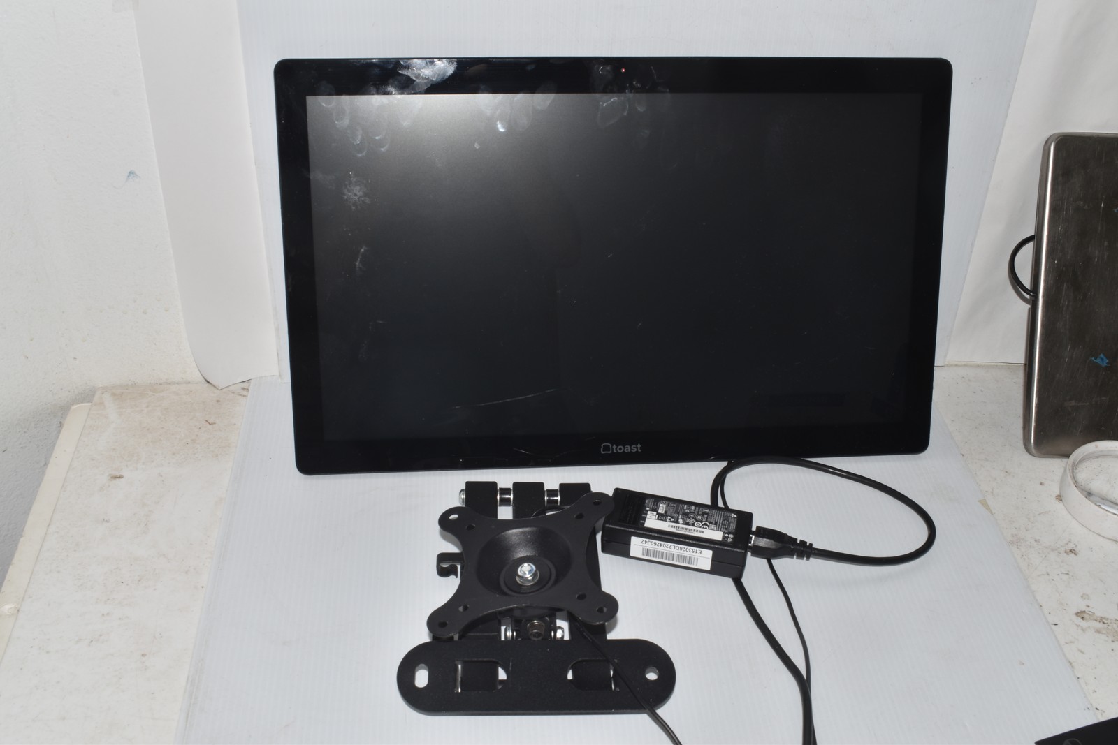 Toast / ELO ESY22i4 Touch Screen with Wall Mount (PQD8)