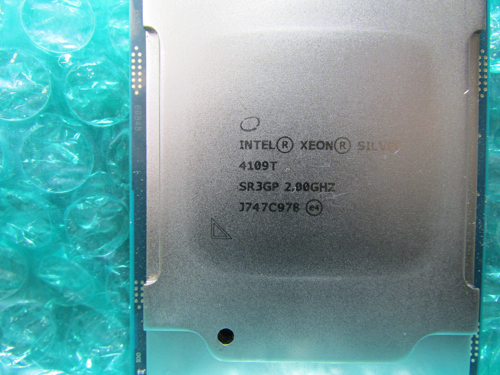 SR3GP Intel Xeon Silver 4109T  2.0 GHz 11 MB 8 Core 70W LGA 3647 SERVER CPU