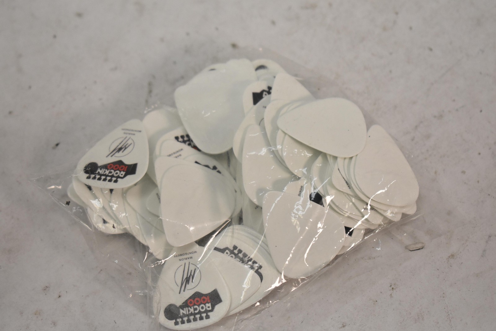 104pc Bulk ROCKIN 1000 Guitar Picks Bulk Pack Marlon Montgomery White Plectrums