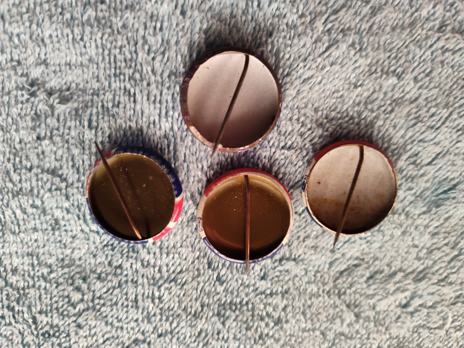 4 Nixon - Nixon Lodge - Pinbacks