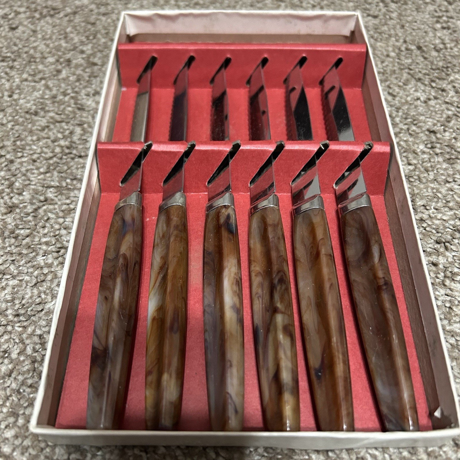 NIB NOS Vintage Regent Sheffield Steak Knife Set (6) Bakelite Handle