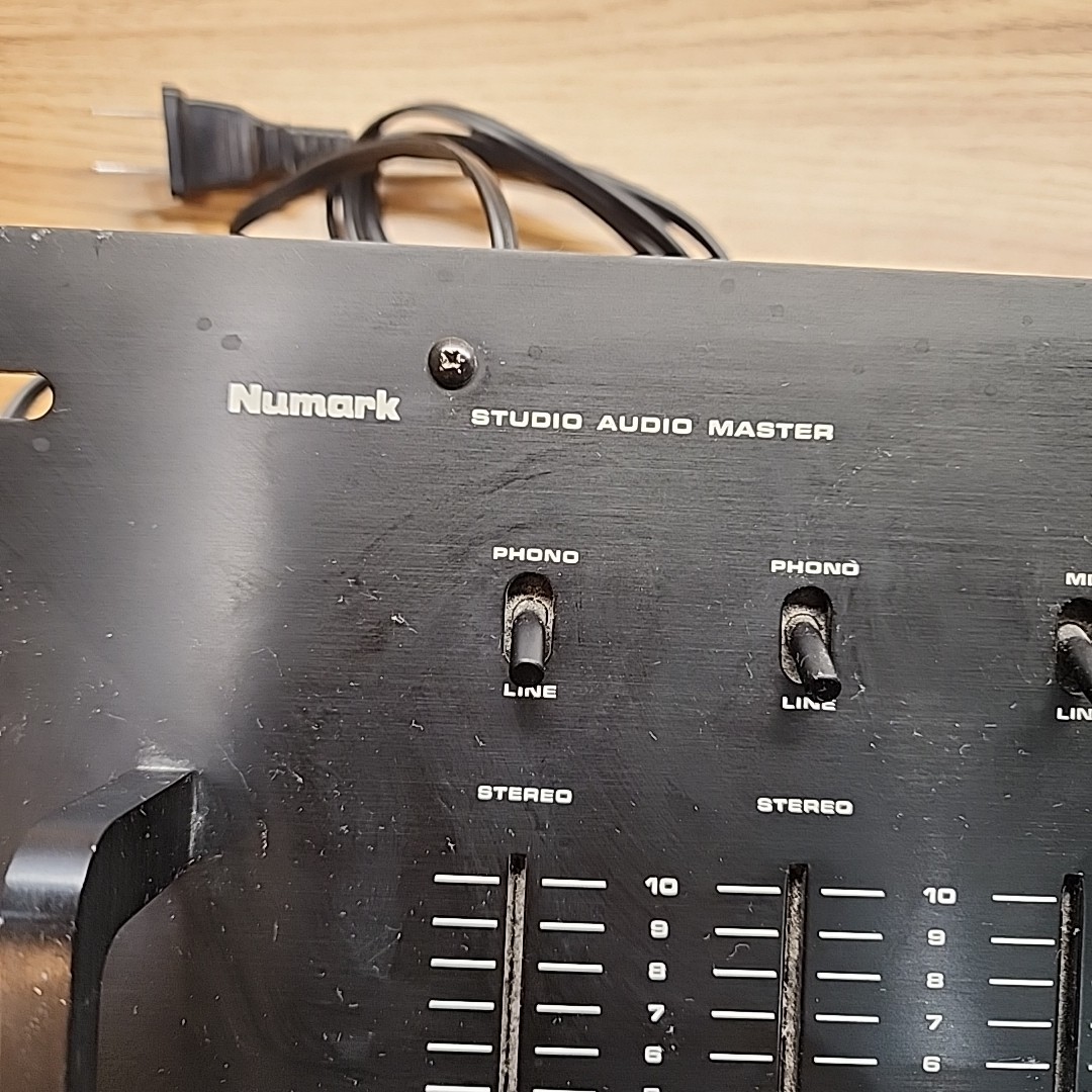 Vintage Numark DM 1650 Stereo Equalizer DJ Mixer