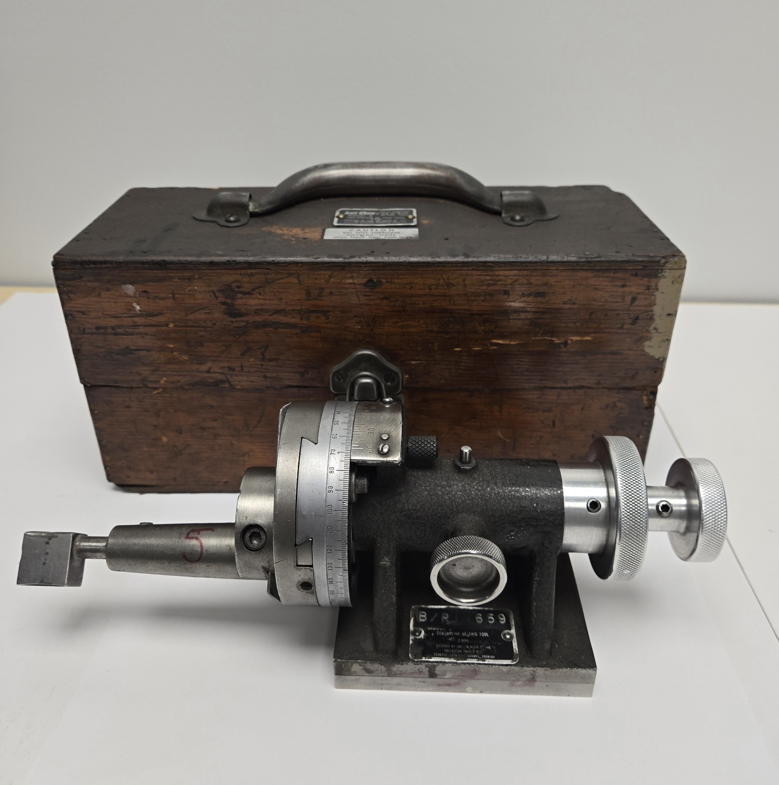 LAST WORD RADIUS DRESSSER MODEL B WITH CASE. 2.600 CENTER LINE.