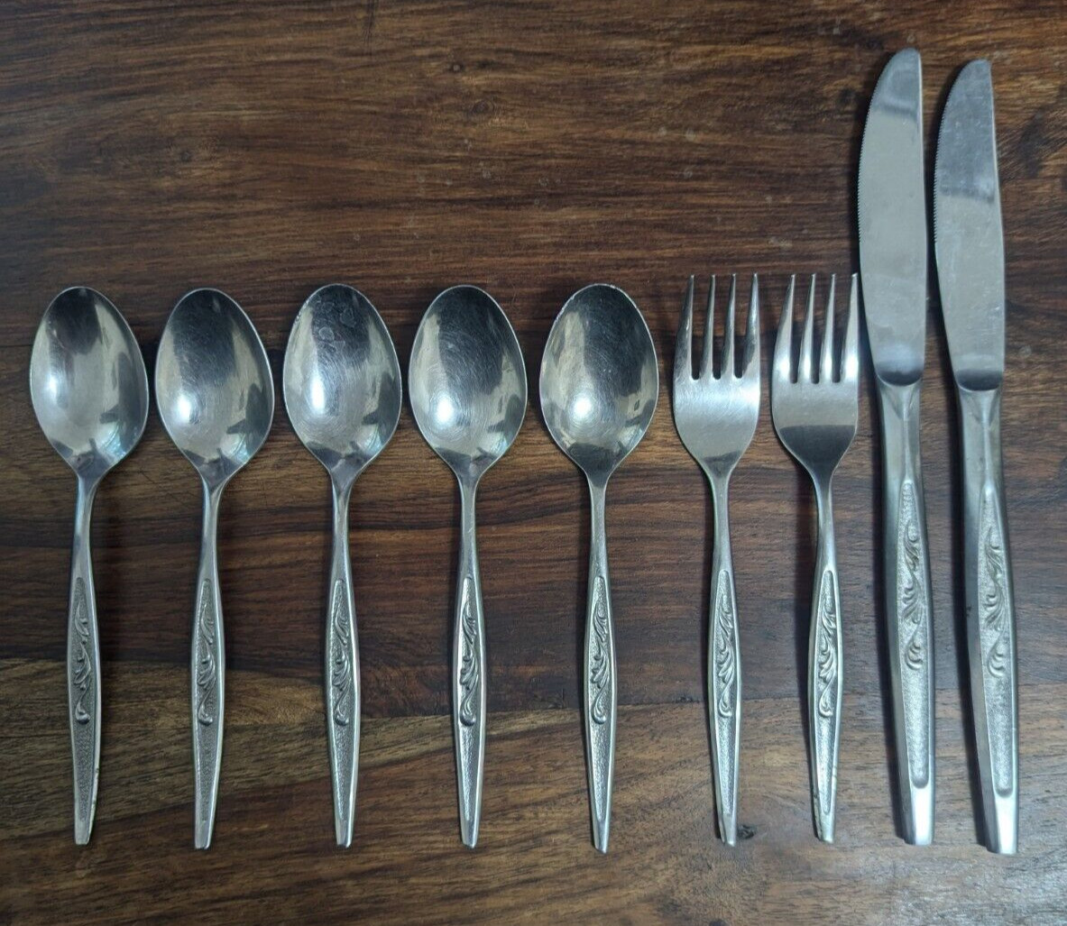 Lot of 9 Pieces Carlton Woodcrest Stainless Steel Flatware Knives Spoons  Forks