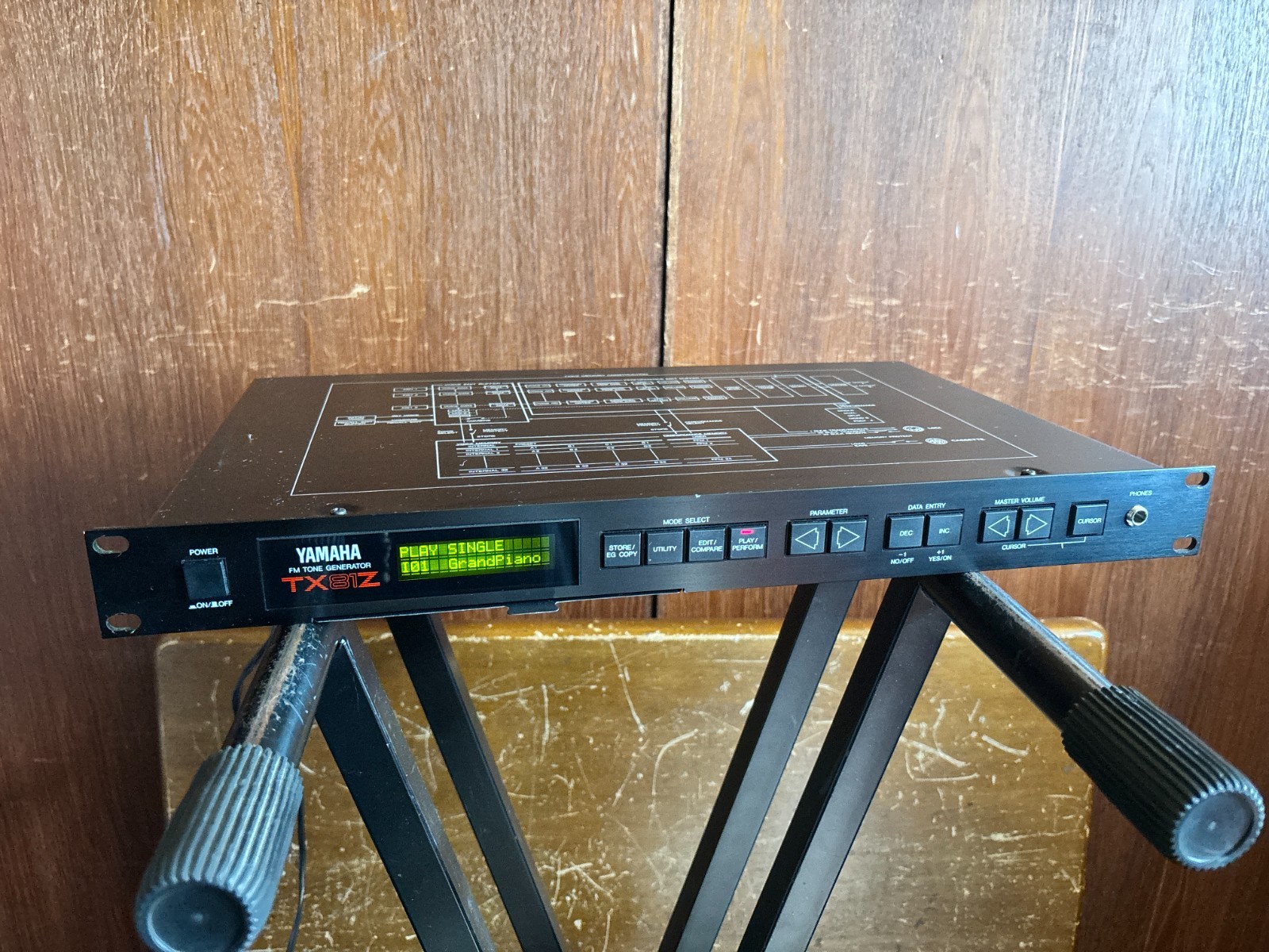 YAMAHA TX81Z FM TONE GENERATOR SYNTHESIZER New internal battery