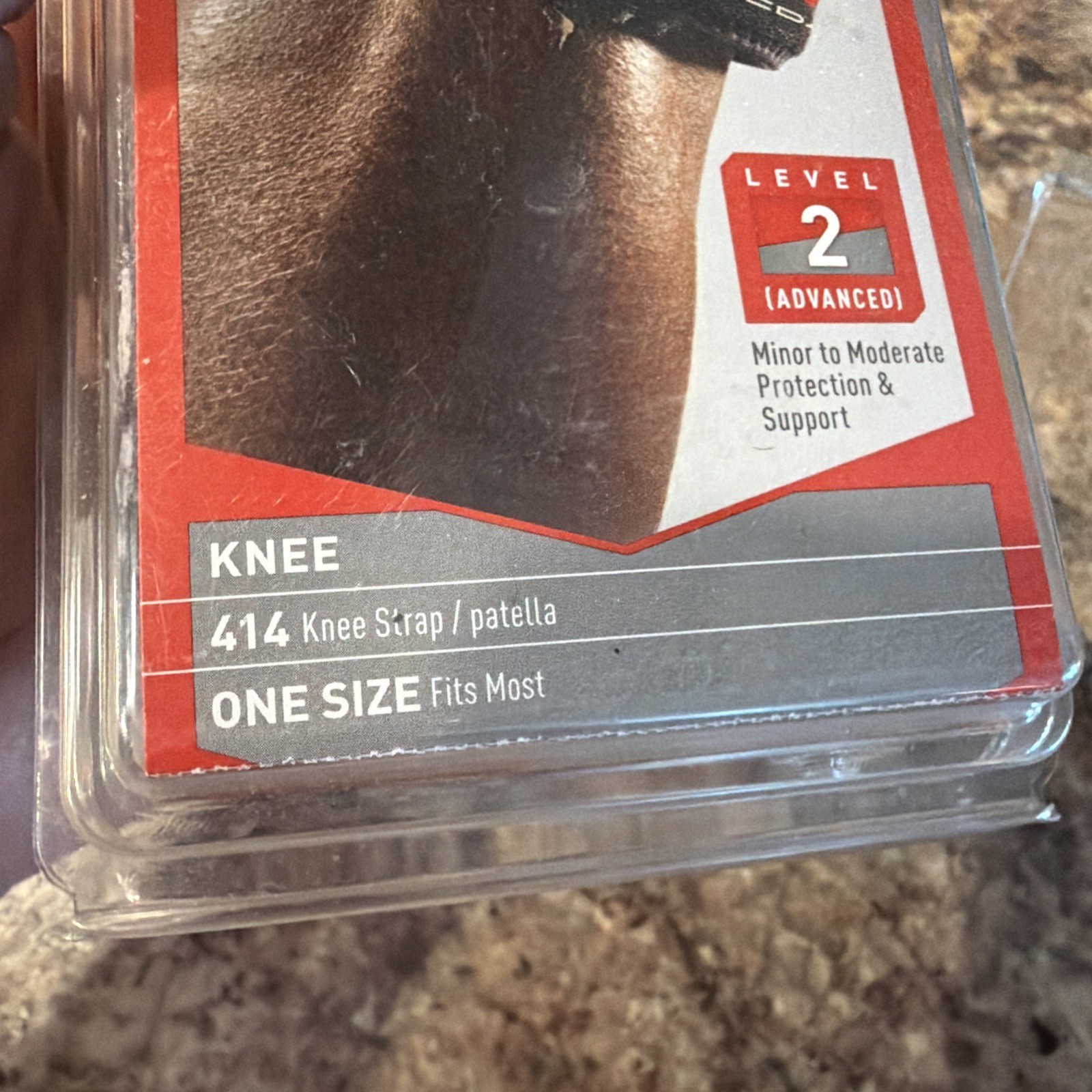 McDavid Knee/Kneecap Compression Strap - Black Level 2 One Size Fits Most