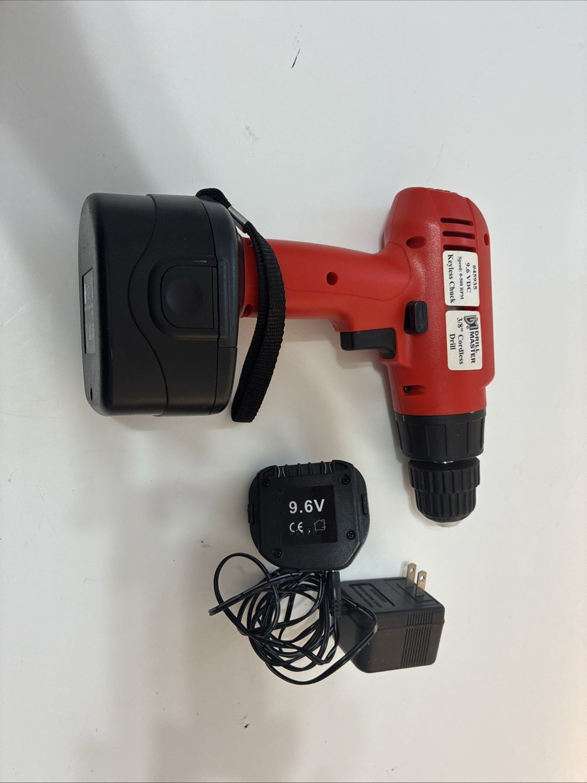 Drill master Cordless Drill W/9.6 V Battery & Charger. 3/8” Keyless. Tested.