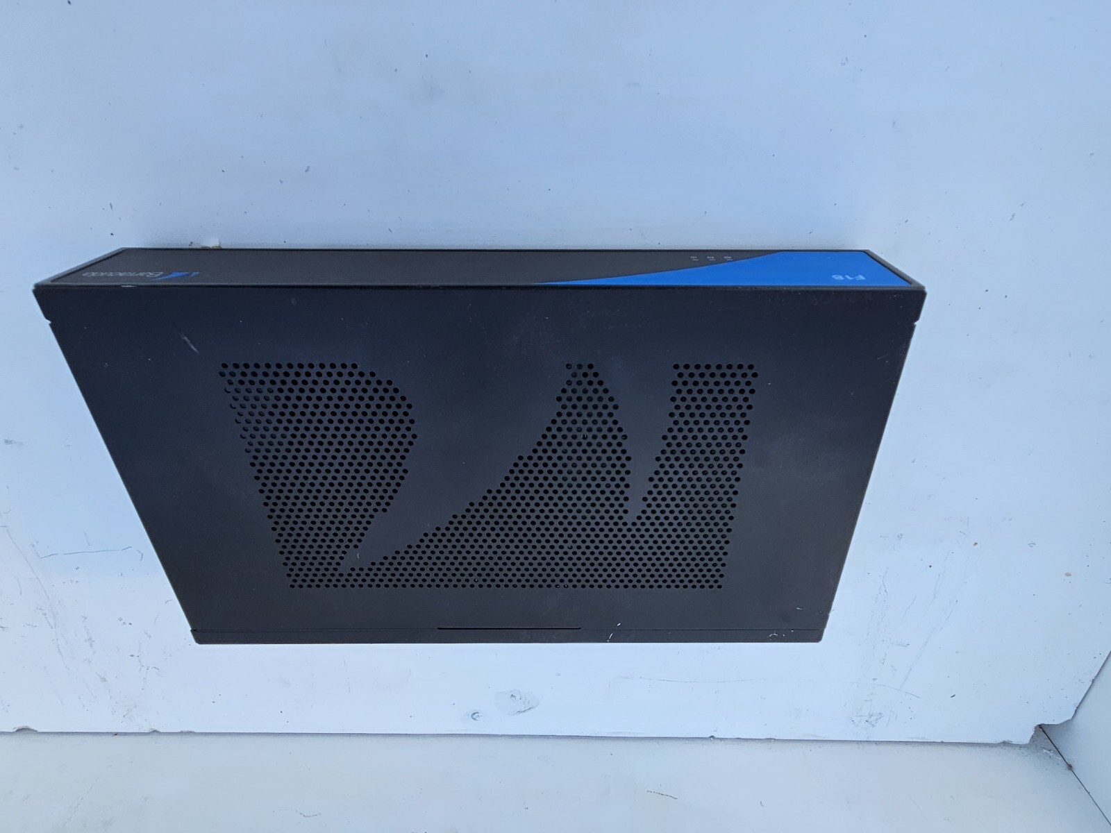 Barracuda F18 NextGen Firewall VPN Router Security BNHW025/FRA811 W Linking Code