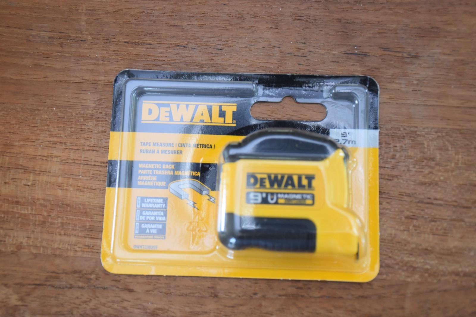 DEWALT 9 ft magnetic tape measure DWHT33029T