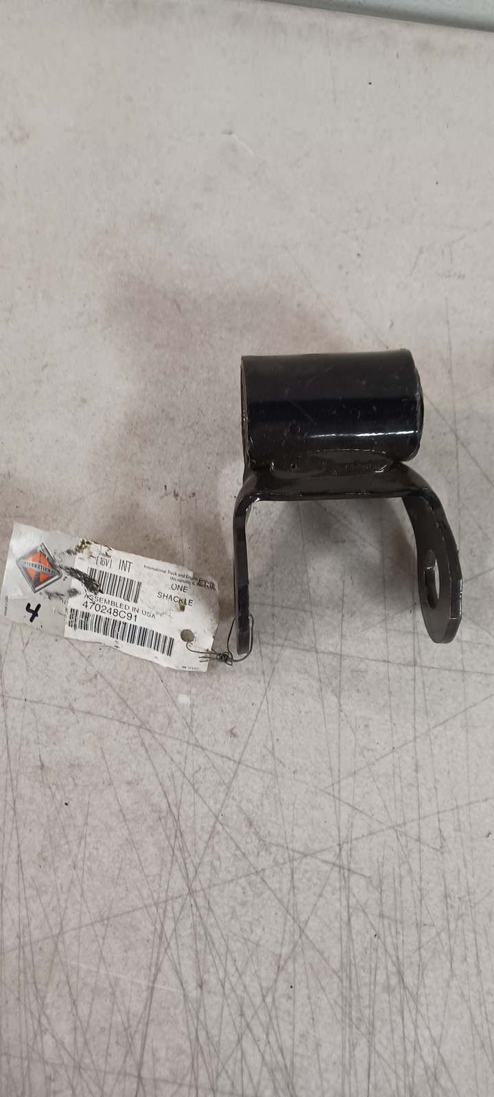INTERNATIONAL OEM - SPRING SHACKLE ASSY 470248C91