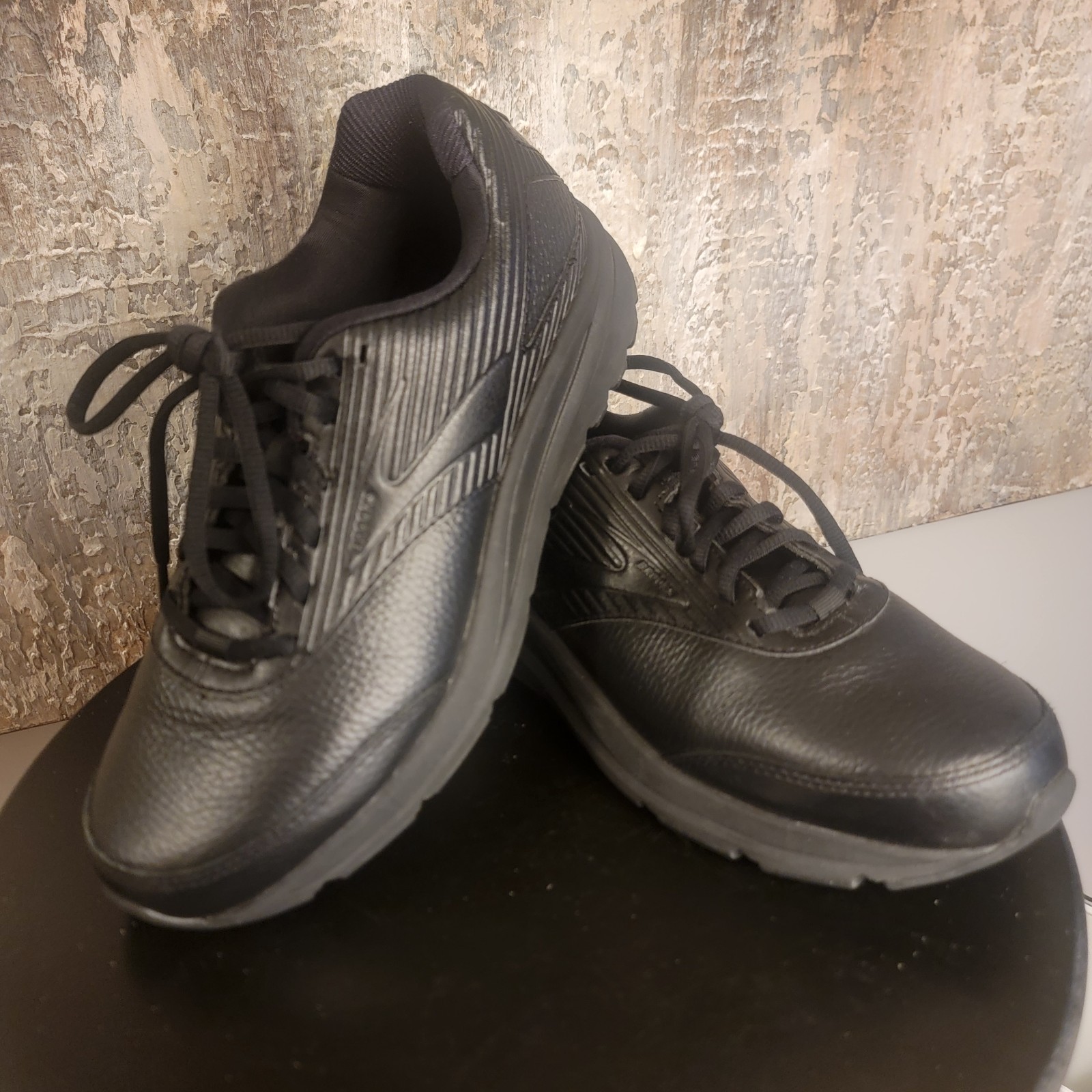 Brooks Addiction Walker Men's Black Leather Running Shoes Size 8.5