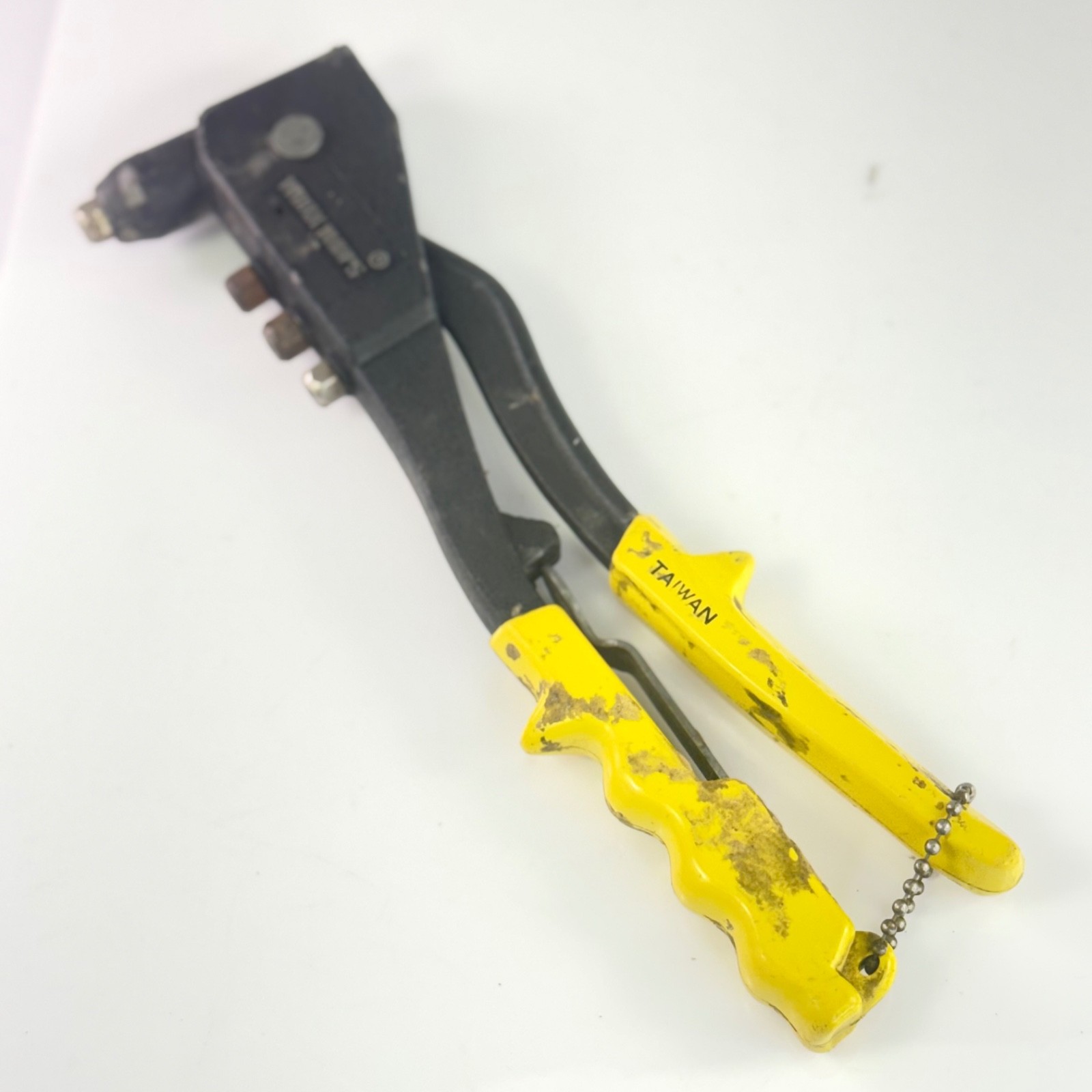 Hand Pop Rivet Gun Riveter Yellow Handles Multiple Tip Sizes 10" Workshop Tool