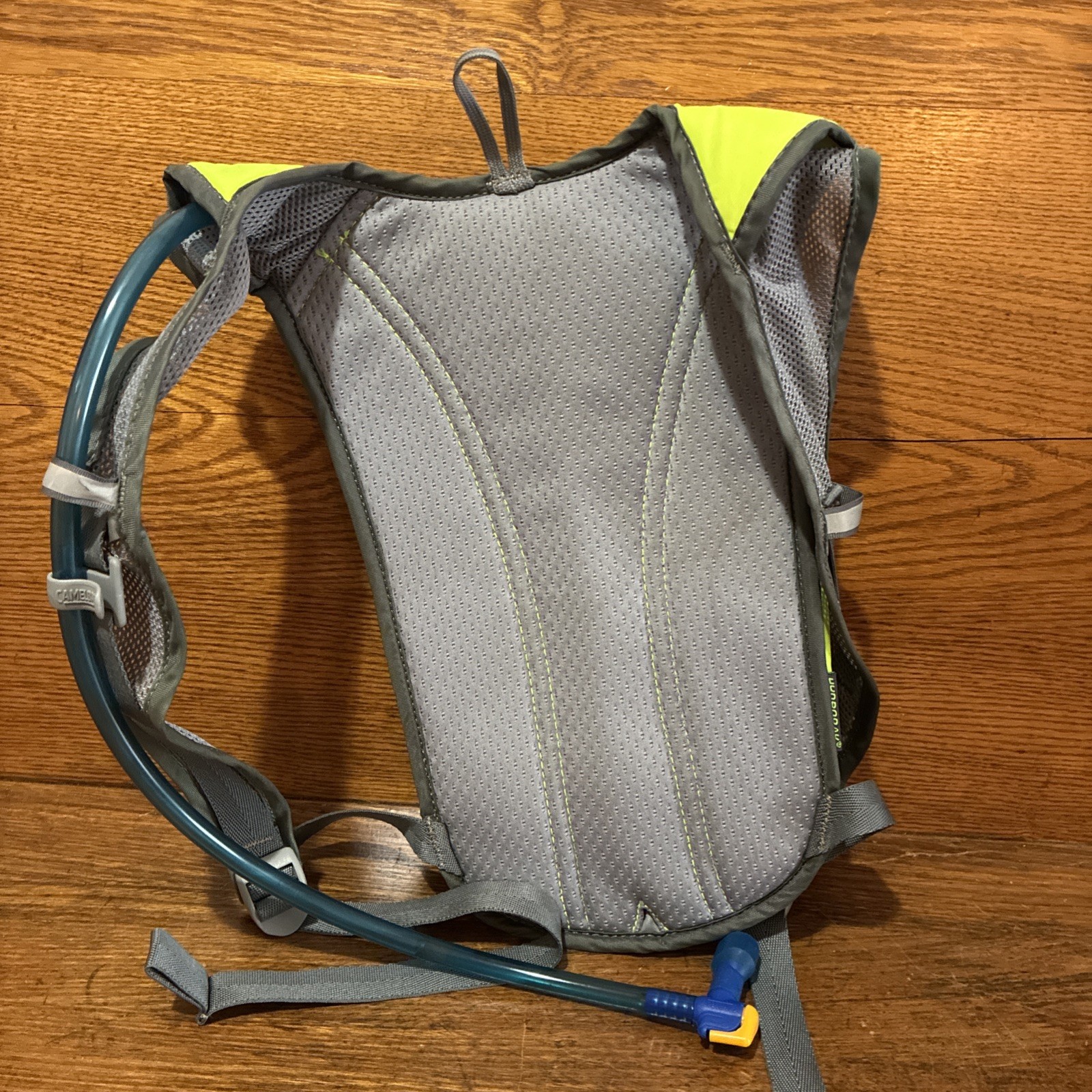 Camelbak HydroBak Hydration Pack 1.5 L Pre-owned Yellow & Gray