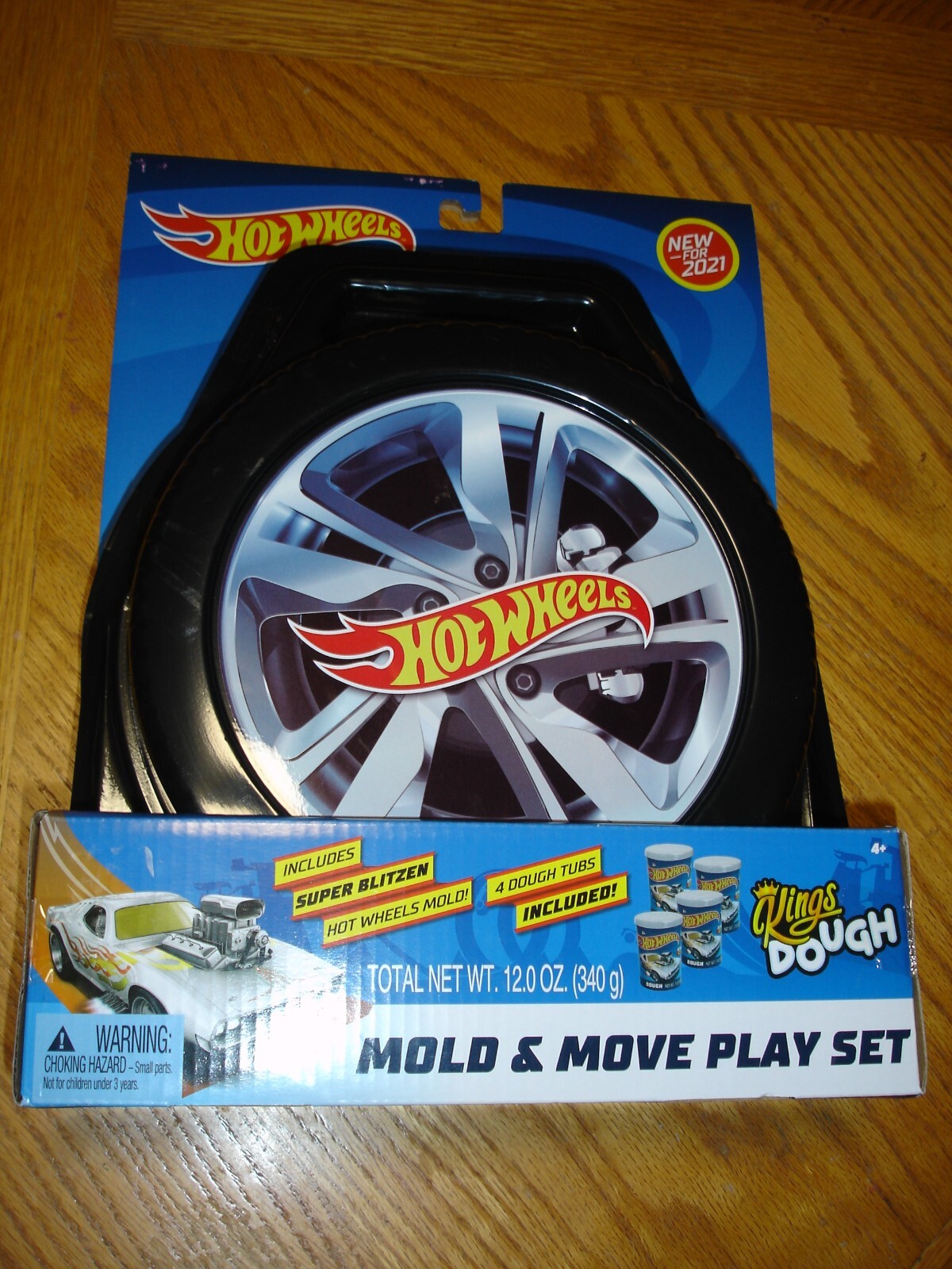 Hot Wheels Mold & Move Play Set King's Dough Carry Case Super Blitzen & (4) tubs