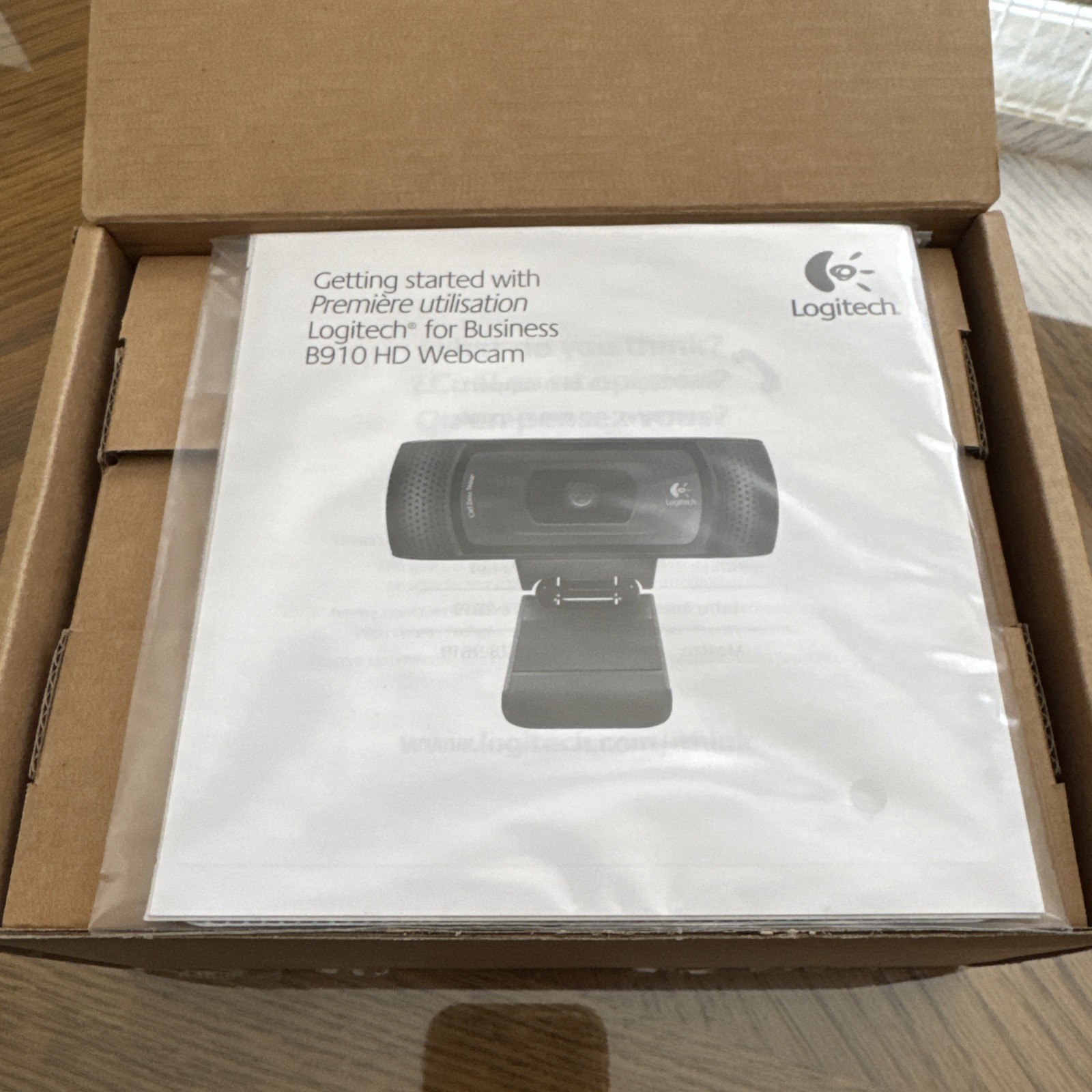 Logitech B910 HD Webcam New -open box