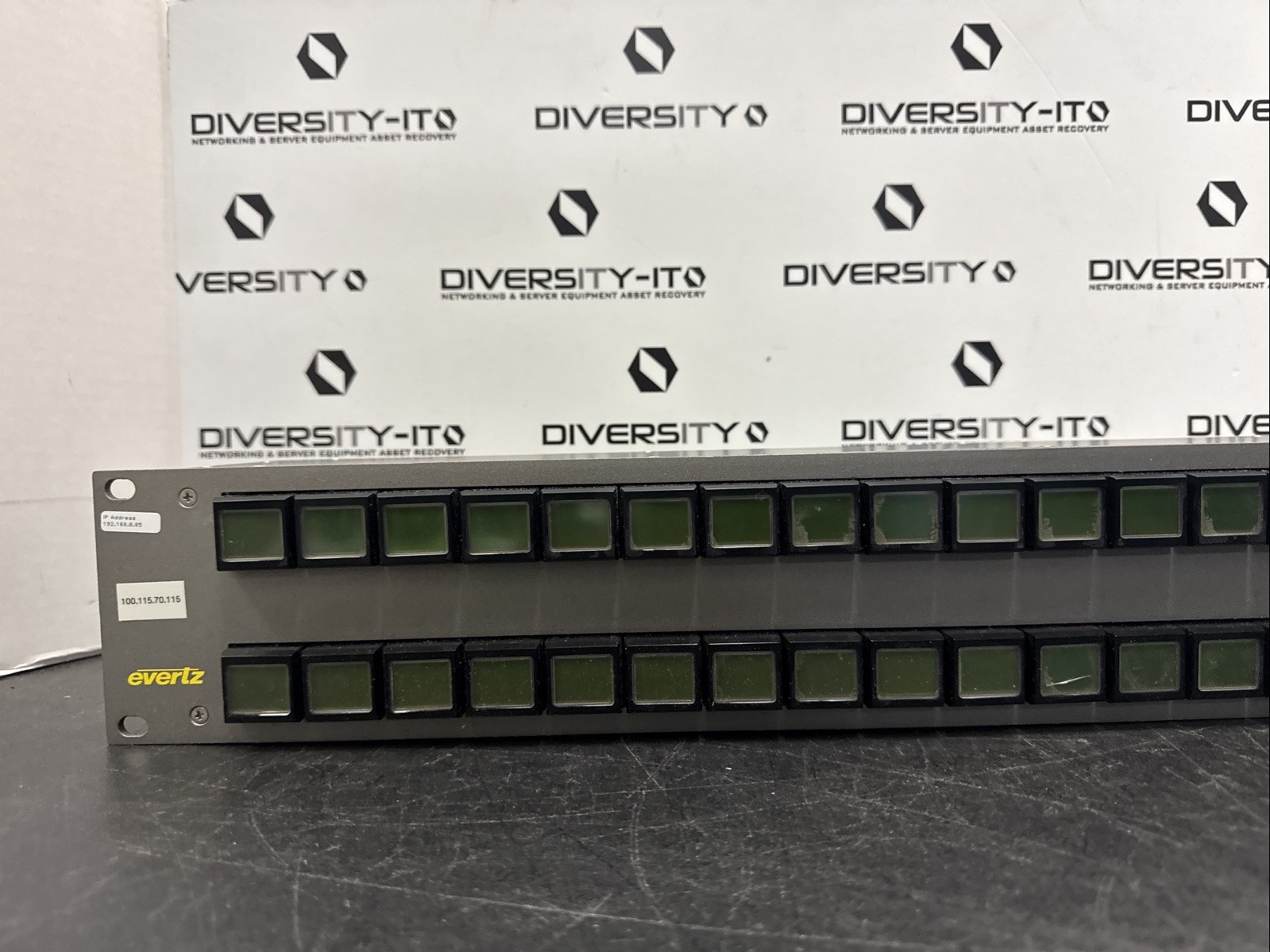Evertz CP-2032E Intelligent Router Remote Panel, 2RU 32 buttons