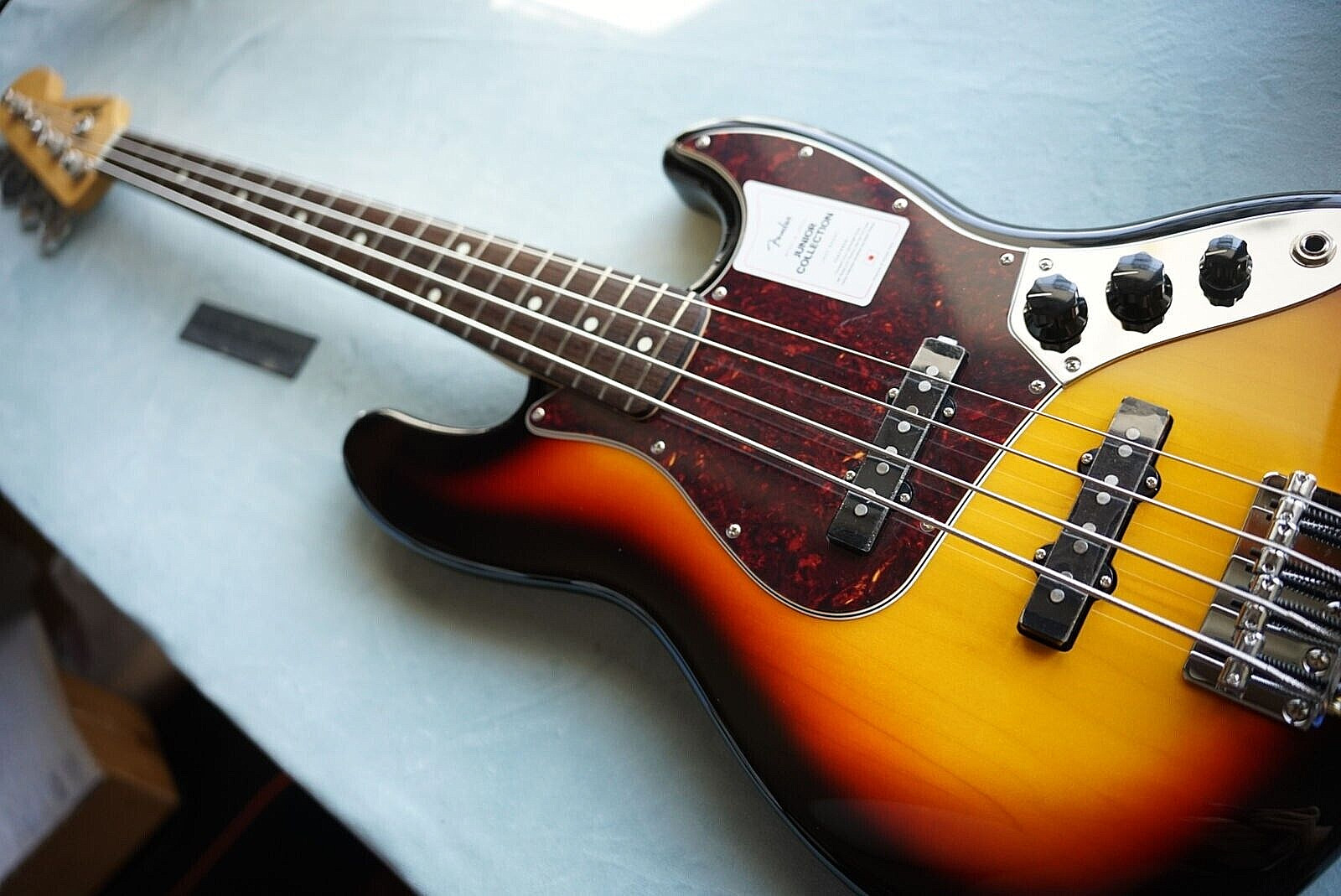 Fender Made in Japan Junior Collection Jazz Bass 3-Color Sunburst Bass Guitar JP