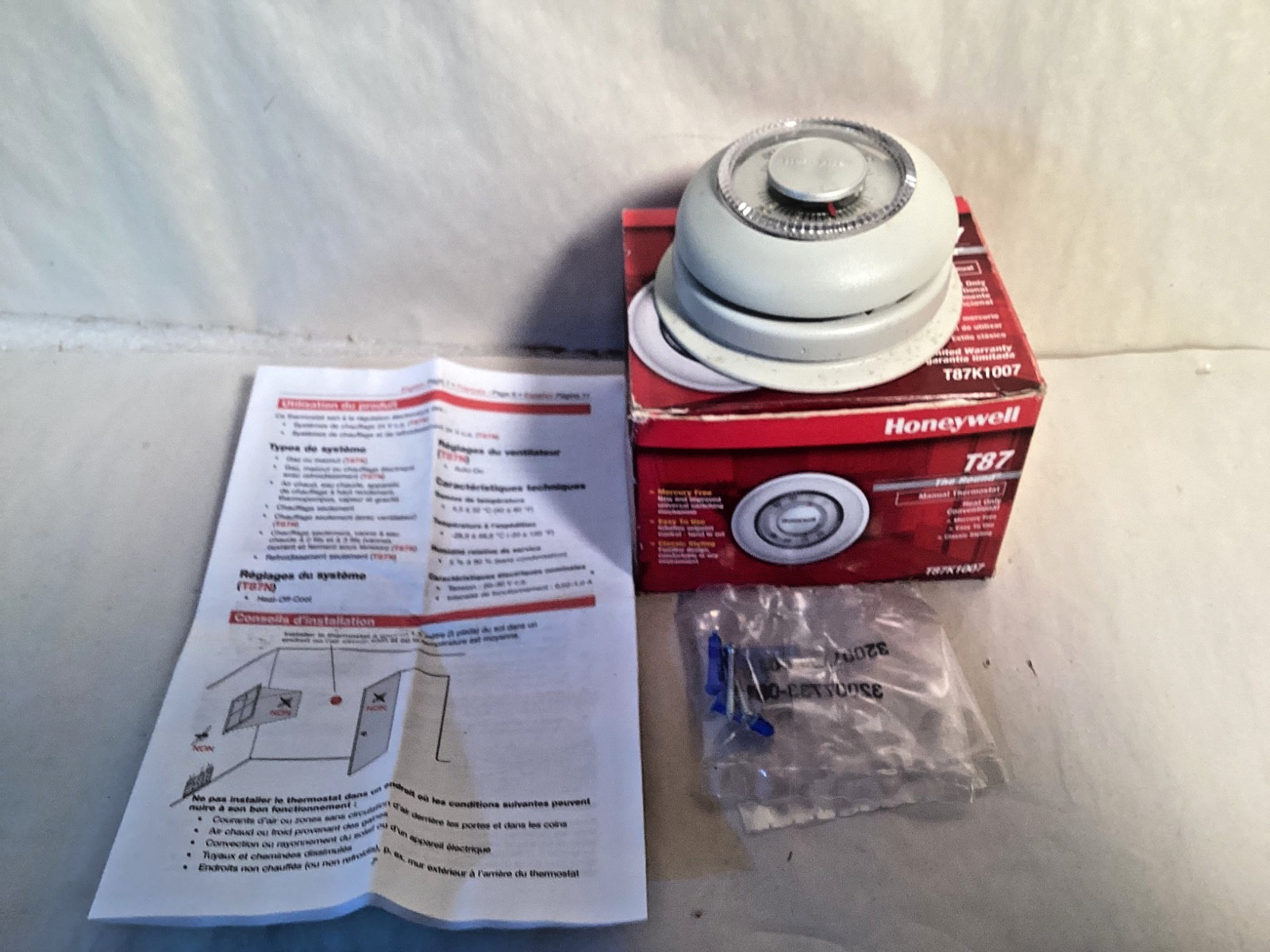 Honeywell T87K1007 heating only round thermostat round style open box