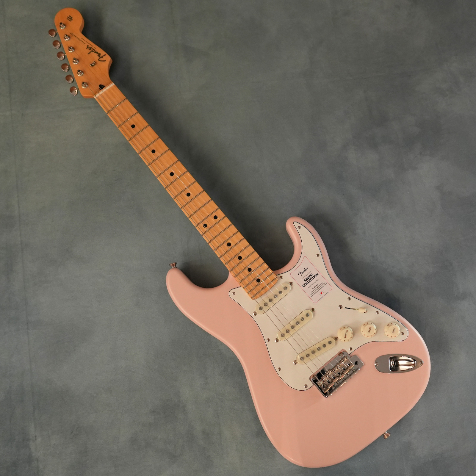 Fender Made in Japan Junior Collection Stratocaster Maple Satin Shell Pink