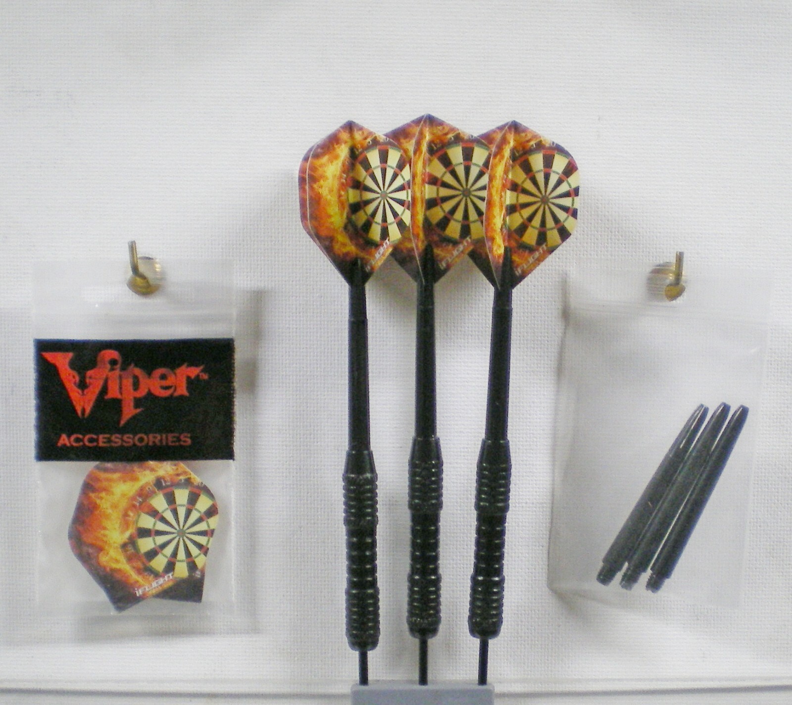 Darts Accmor-24 gram Steel Tip Dart Set with Flaming Dart Board Flights