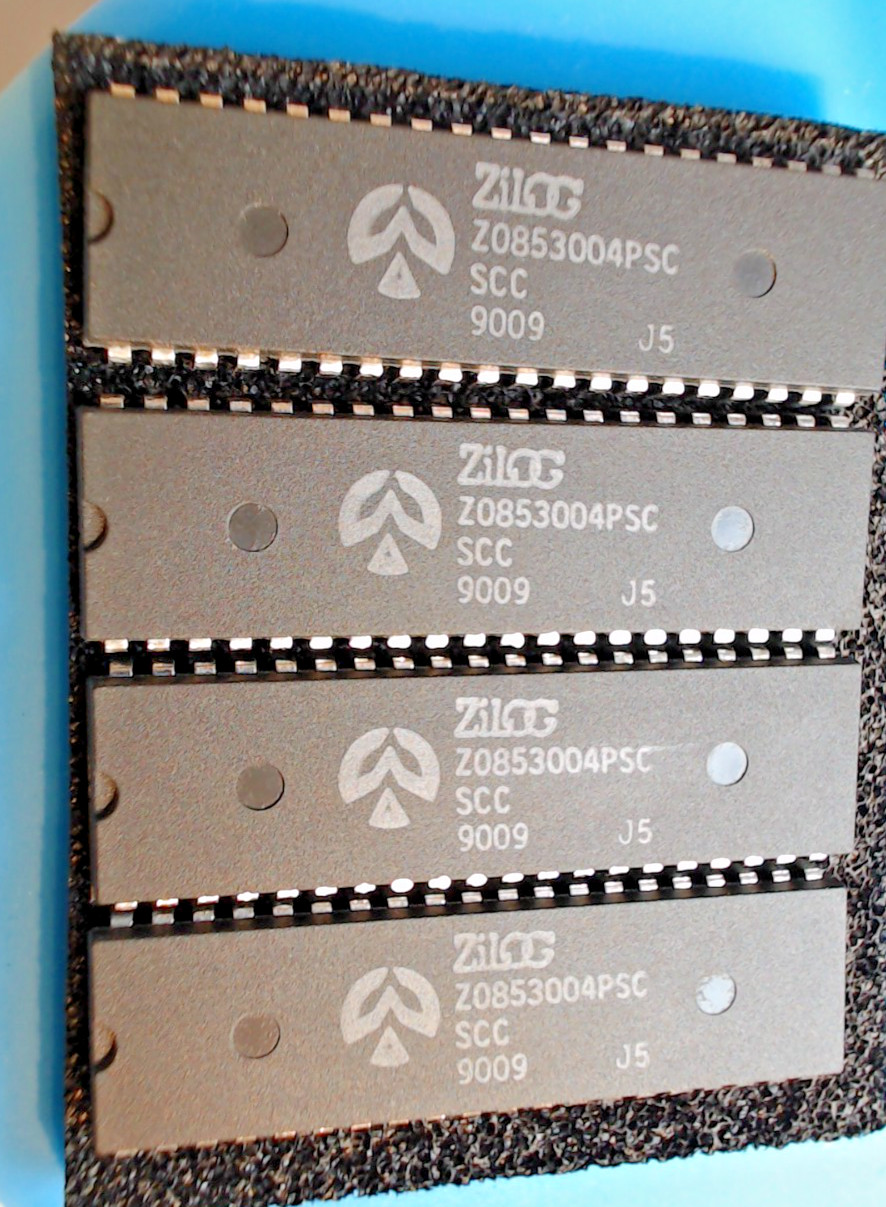 Lot of 4 Zilog Z0853004PSC Z8530 SCC Serial Comm Controller IC DIP-40 Vintage
