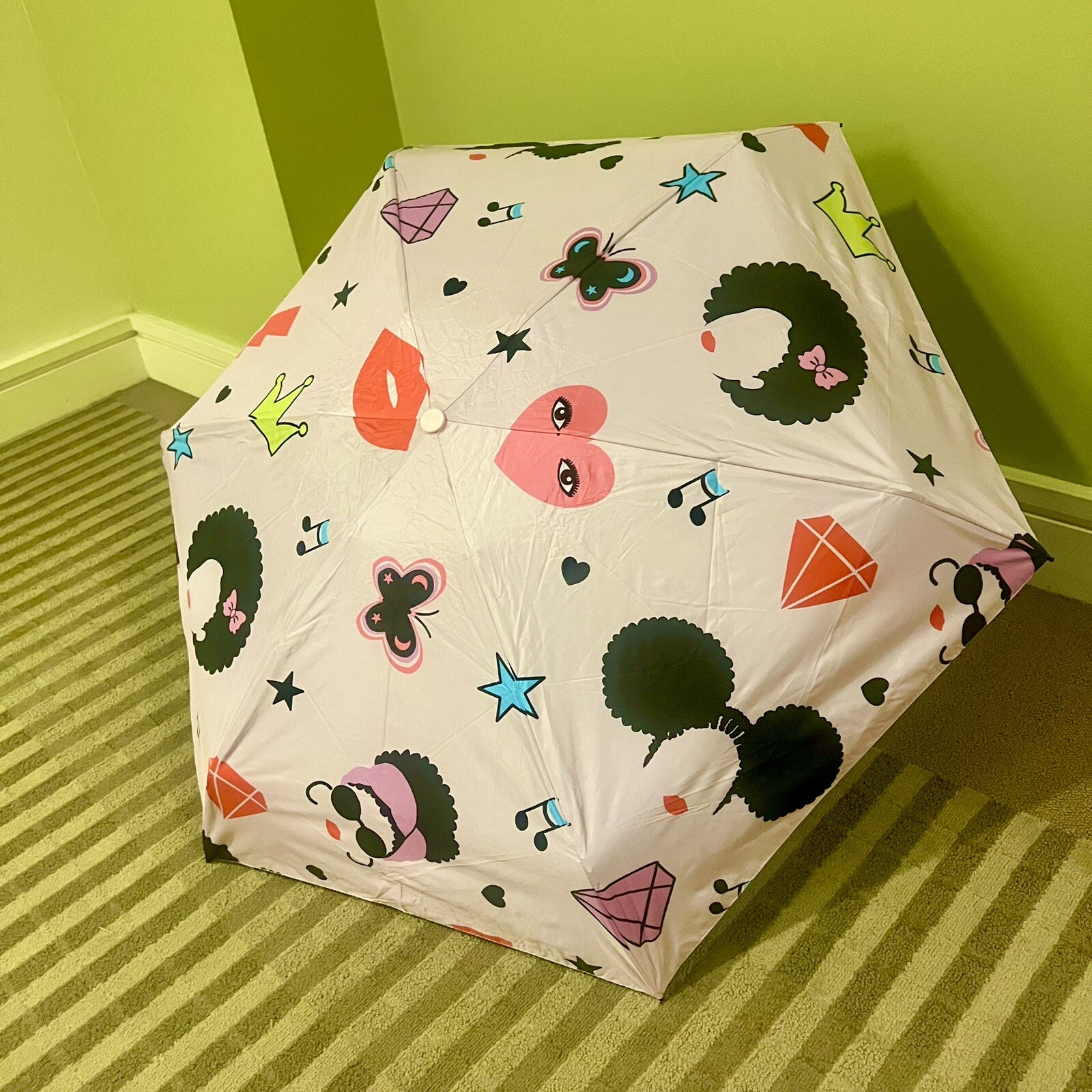IZZY & LIV Sweet & Sassy Travel Umbrella - Youth Lined Compact with Zipper Case