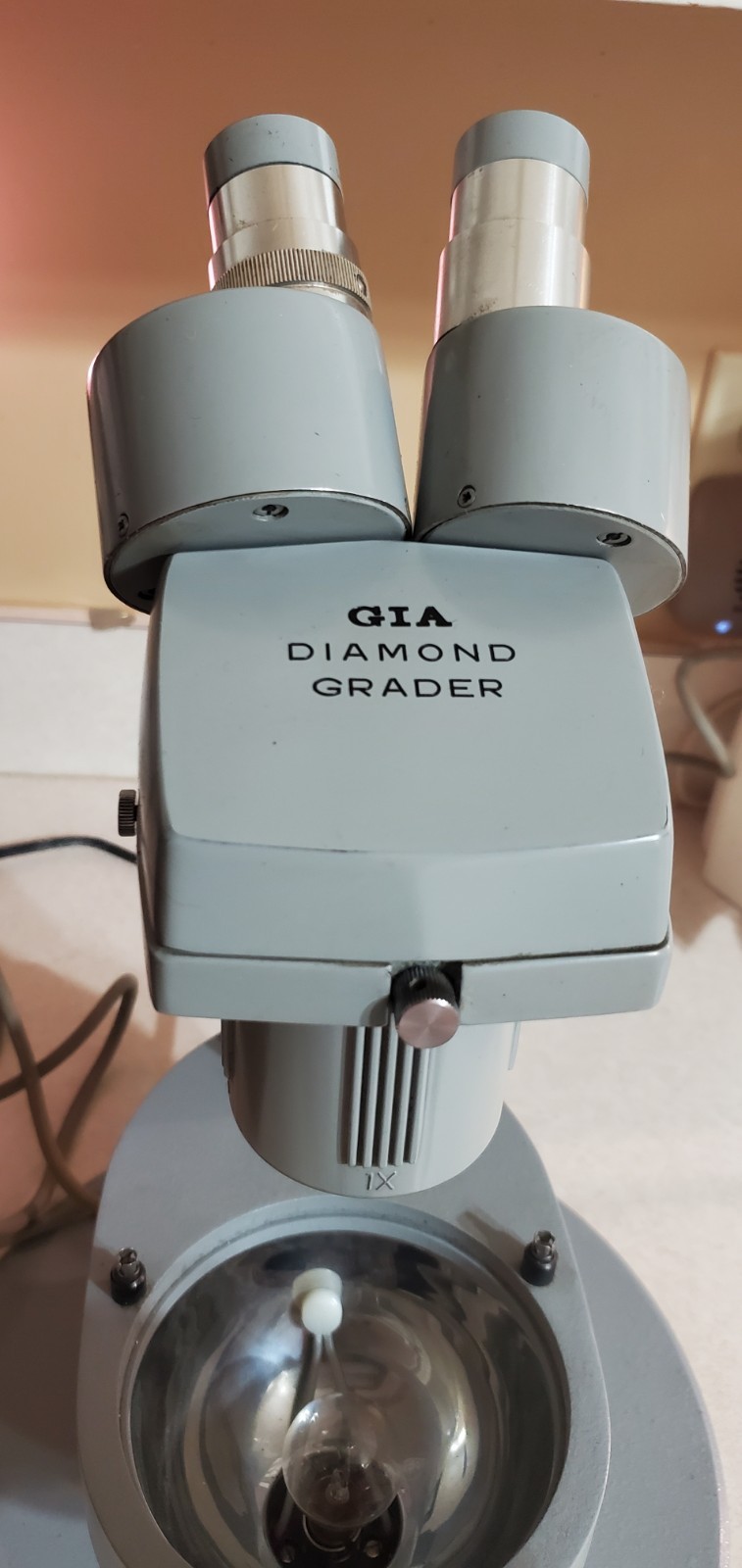 GIA DIAMOND GRADER MICROSCOPE MODEL NO 690465