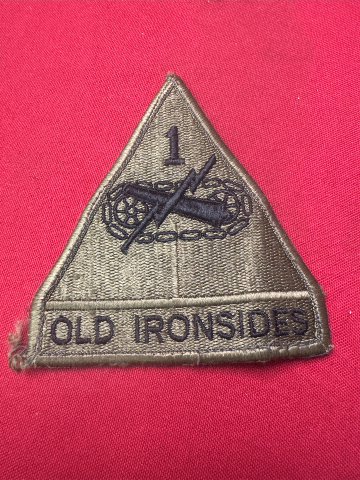 MILITARY PATCH SEW ON SUBDUED US ARMY 1ST ARMORED DIVISION OLD IRONSIDES E822