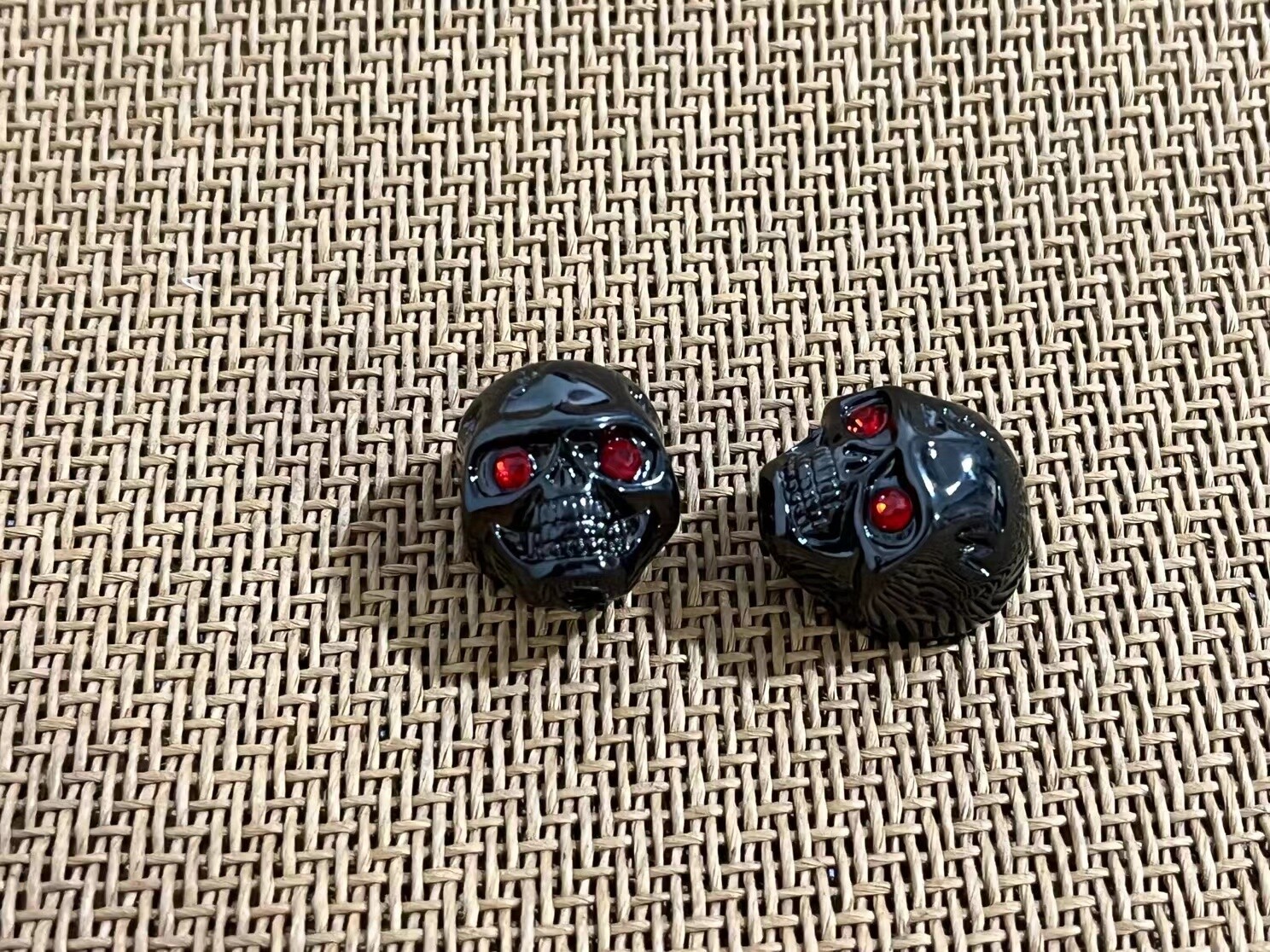 6pc Skull Head Rotary Knobs for Guitar Effect Pedal 6mm shaft with Screw Locking