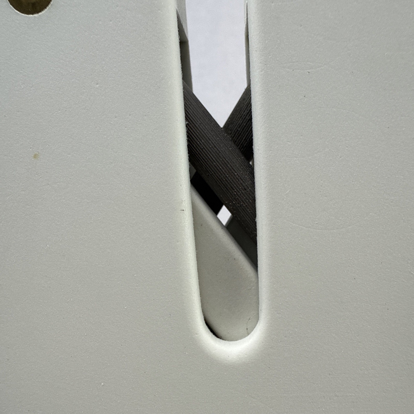 The Sharpery Chantry Pull Thru Knife Sharpener Handheld White With Instructions
