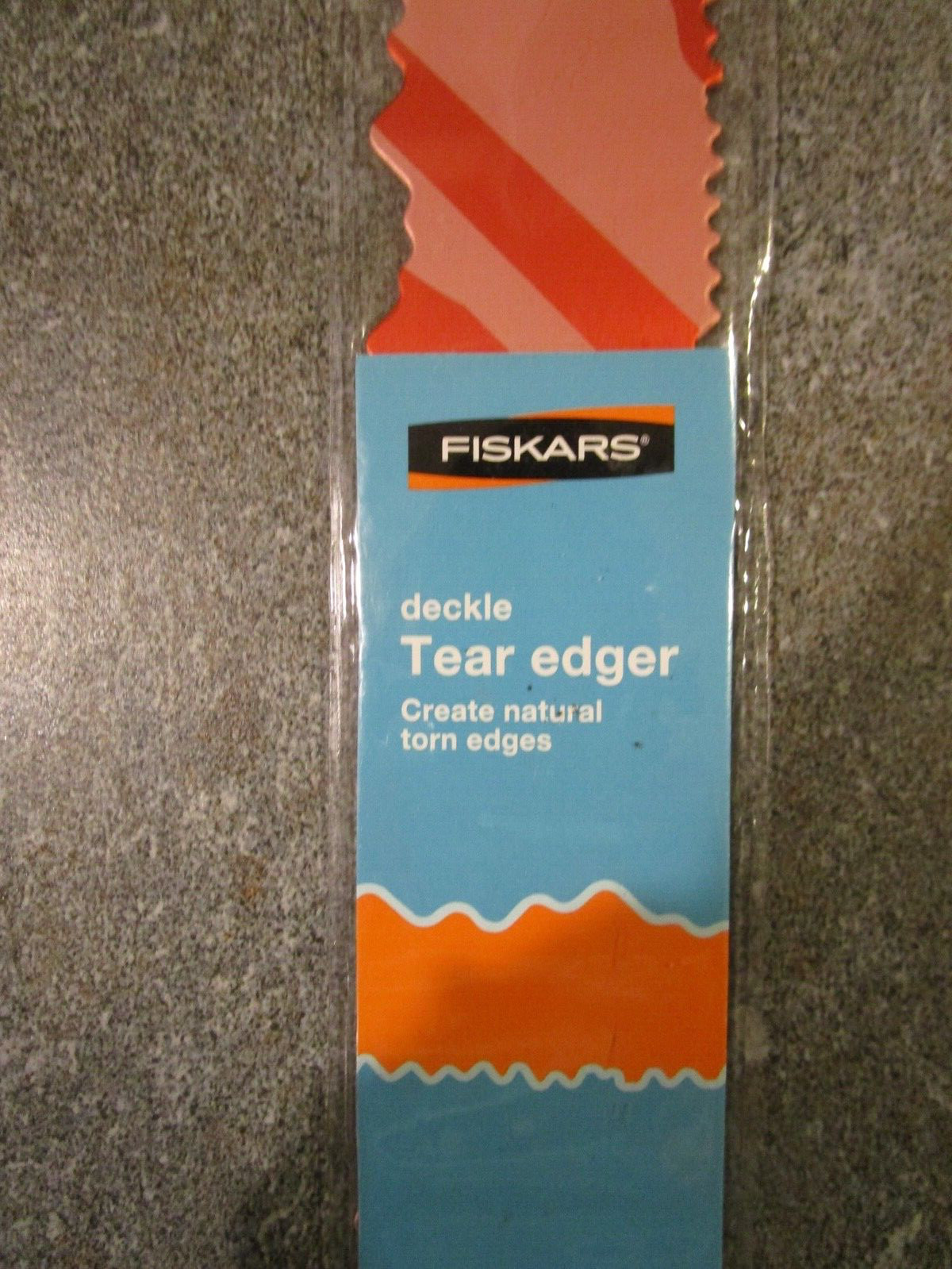 FISKARS Deckle Tear Edger Tool -for creating natural torn edges - NEW in package