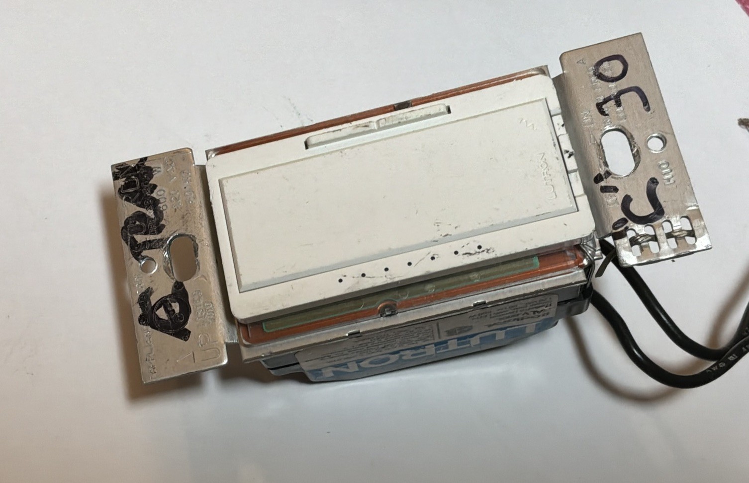 Lutron RAL-600L RadioRA 600W Incandescent Halogen RF Dimmer