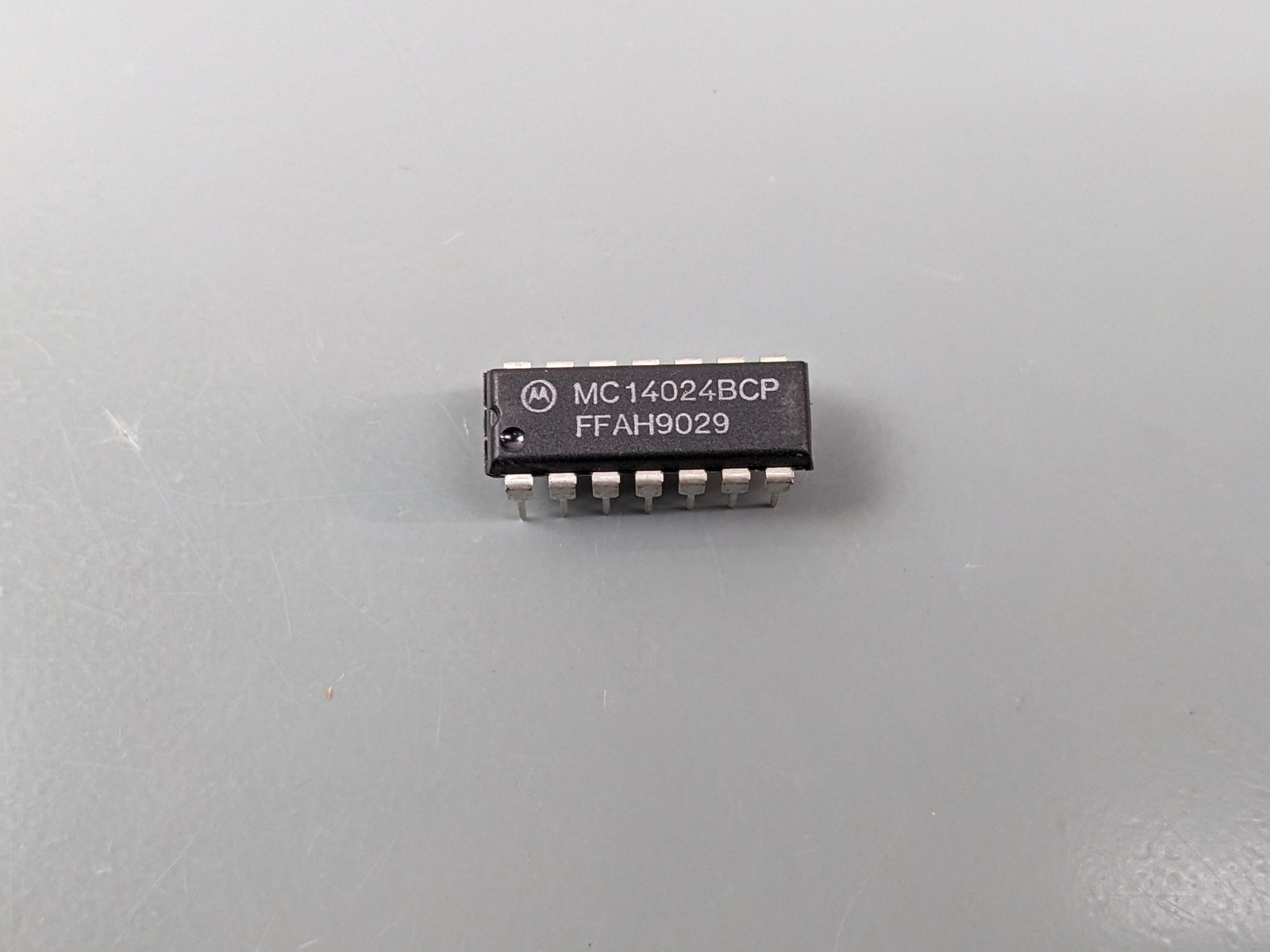 (4) MC14024BCP ICs 7-stage binary ripple counter, Motorola, NOS