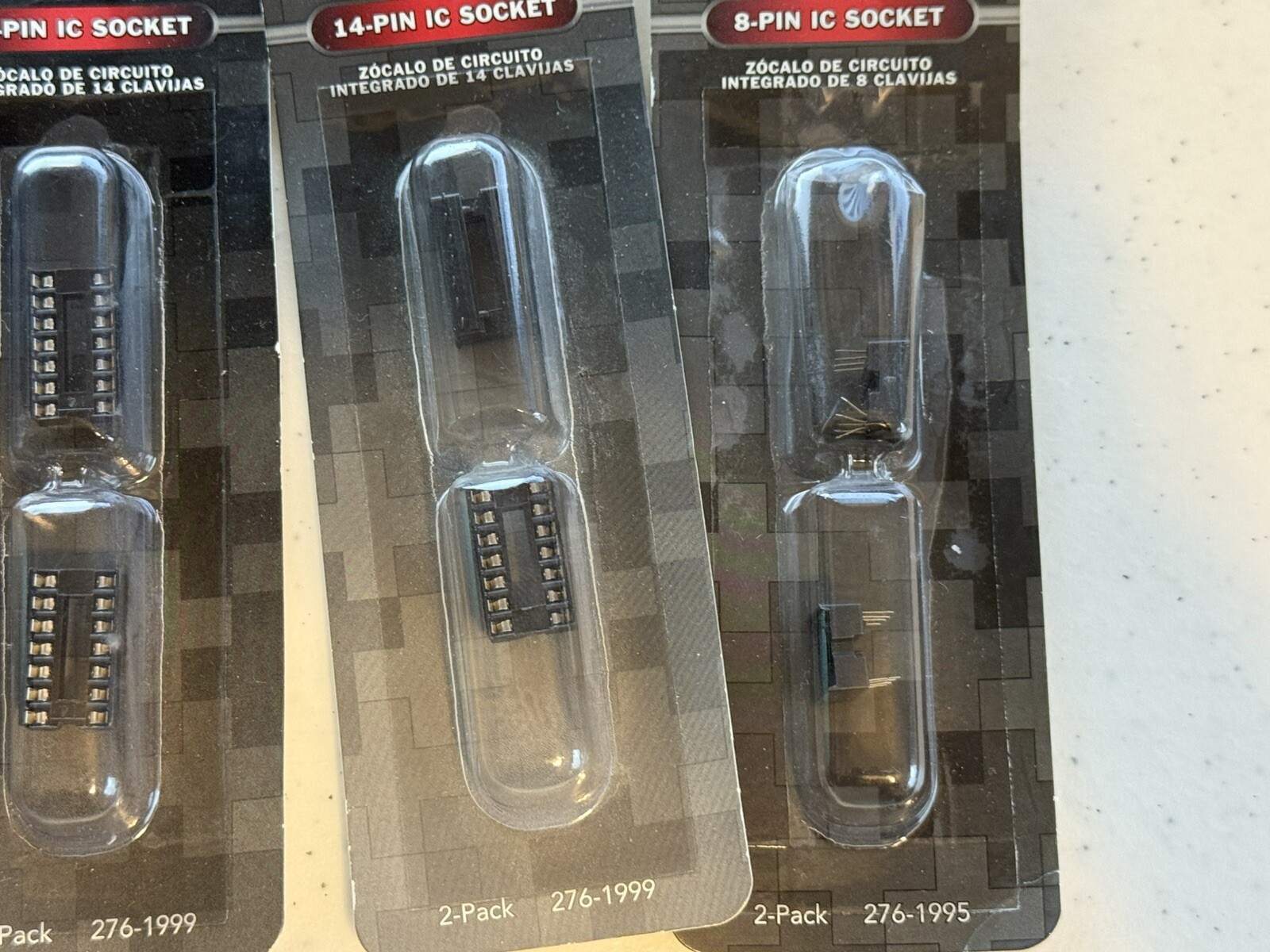 RADIOSHACK IC Sockets 40 20 18 16 14 8 Pin 276-1996 1991 1998 1992 1999 1995