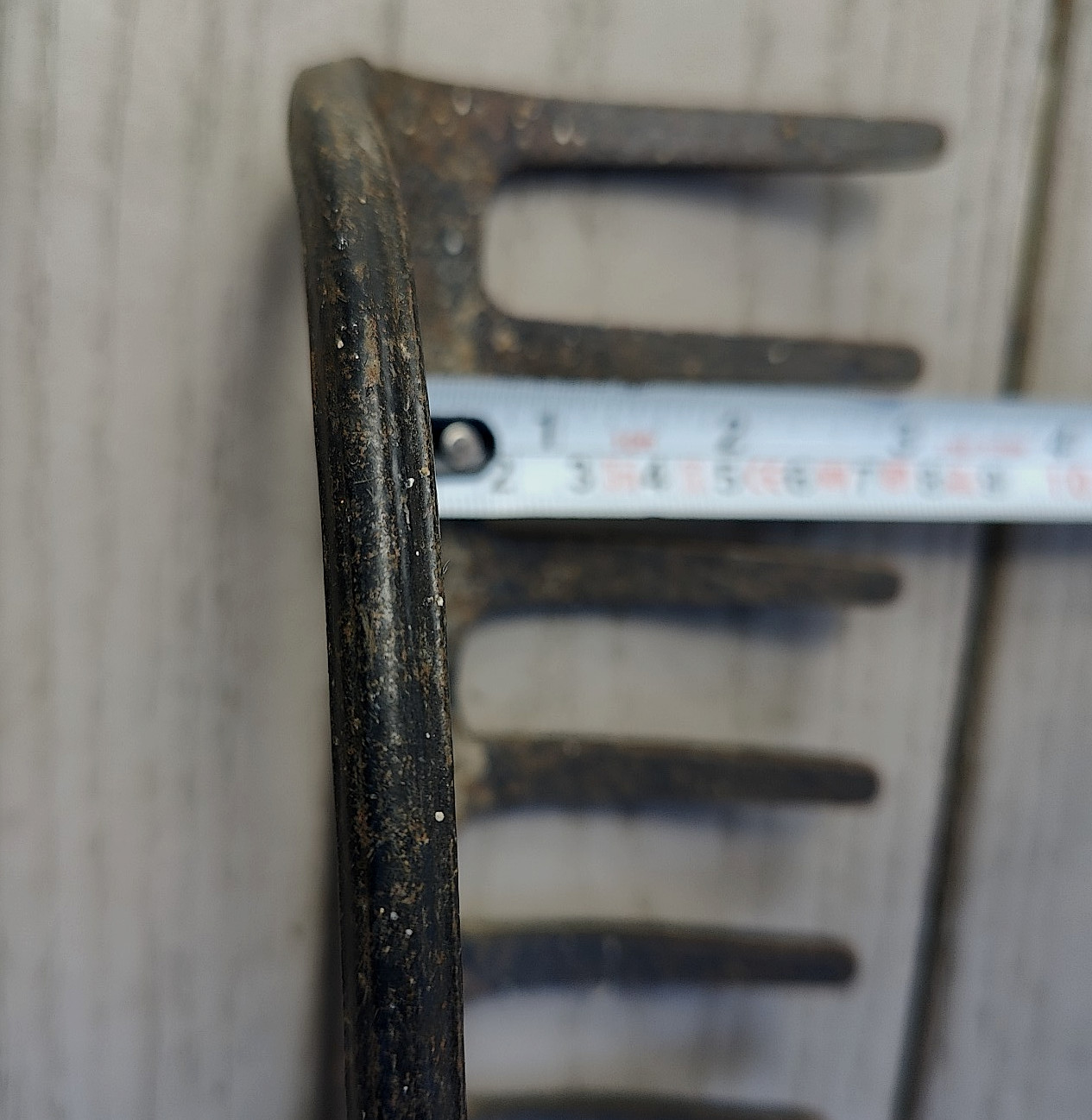 VTG Rustic Iron Garden Rake Head 14 Tines Display Jewelry Hand Tools Wine Glass