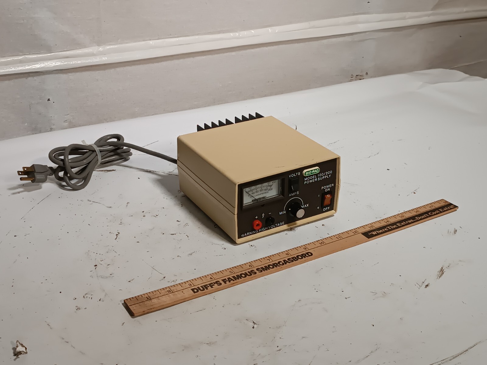 Bio-Rad Model 100/200 Analog Medical Power Supply with Adjustment Dial