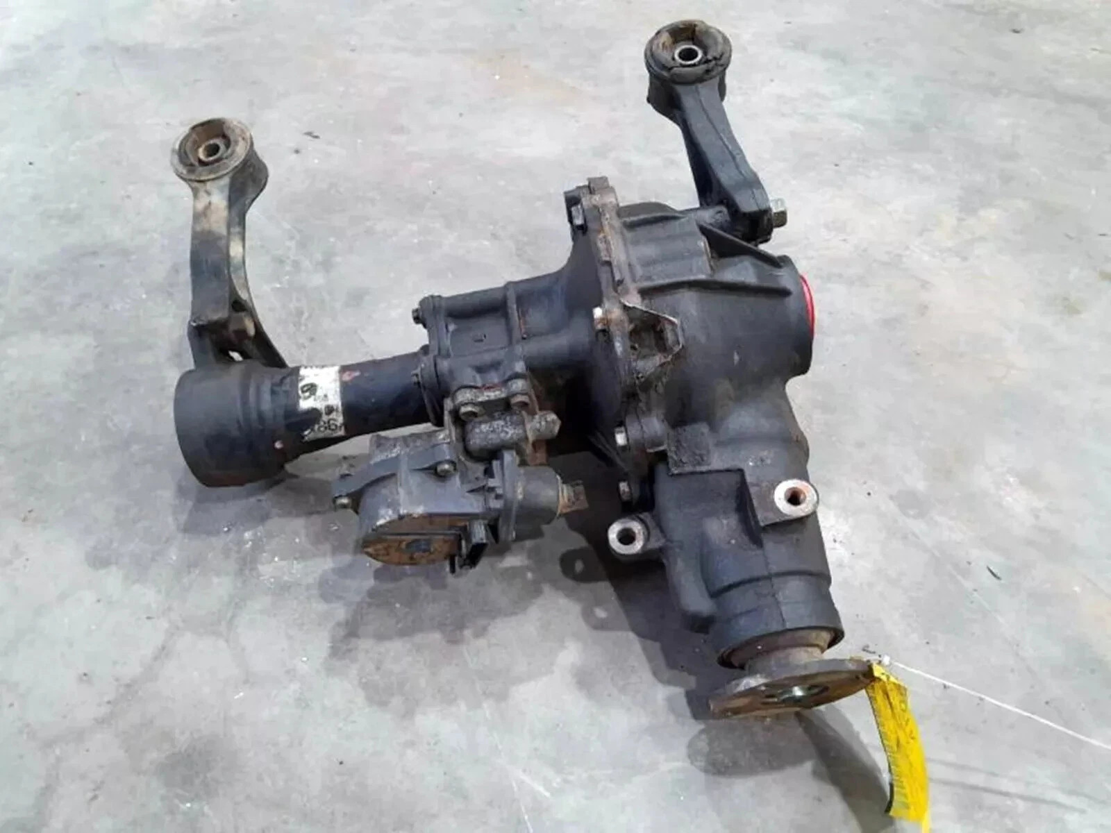 2000-2006 Toyota Tundra Tacoma Front Axle Differential Carrier 3.91 Ratio OEM