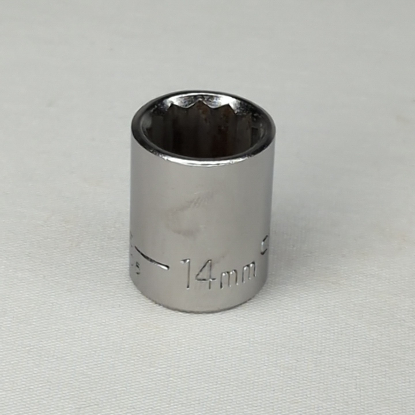 Craftsman 14 mm Metric 3/8" Drive 12 Point Inverted EE Series Socket 44305