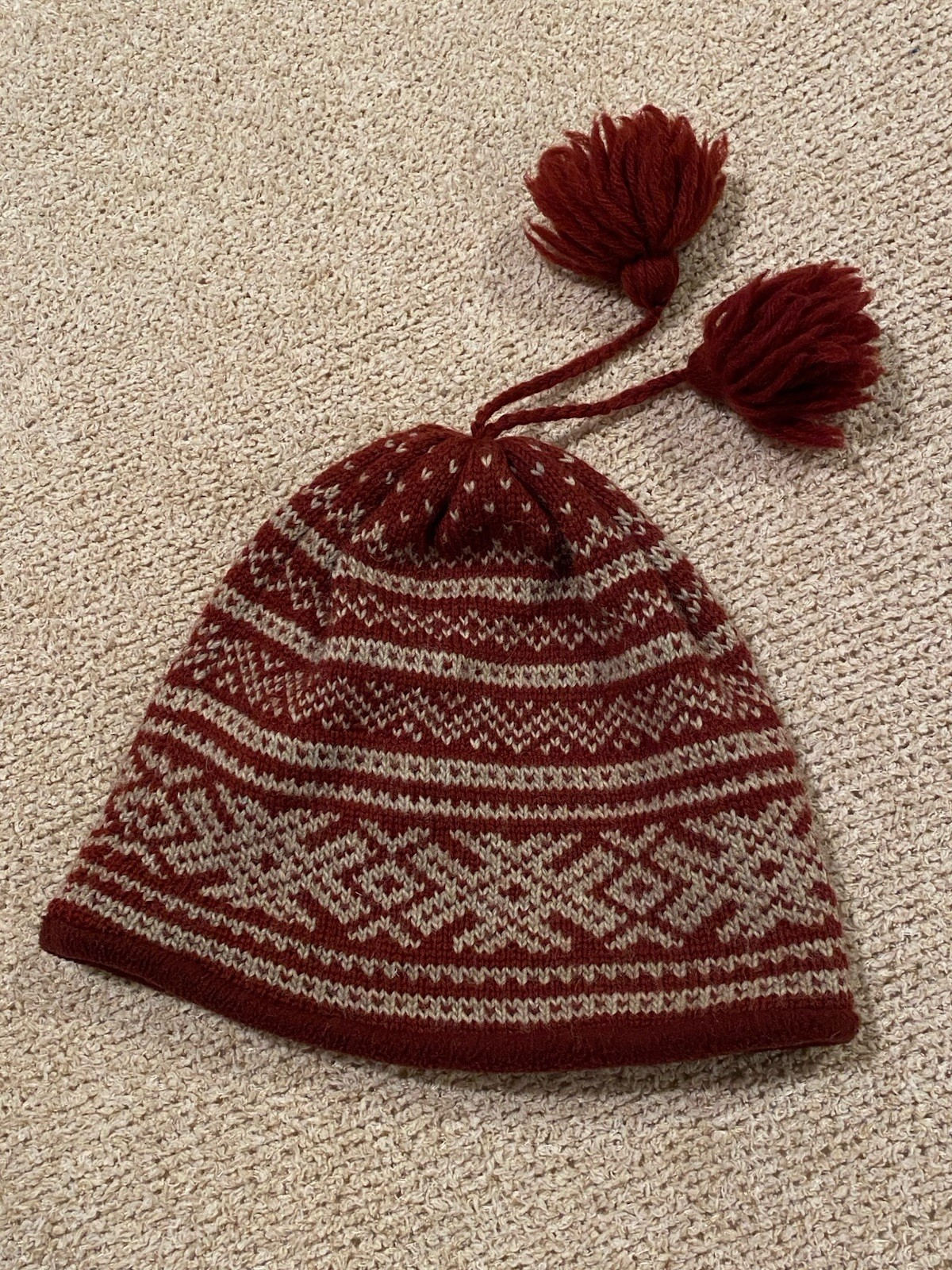 Lise's Lids Handcrafted New Castle, Colorado 100% Wool Ski Beanie tassels