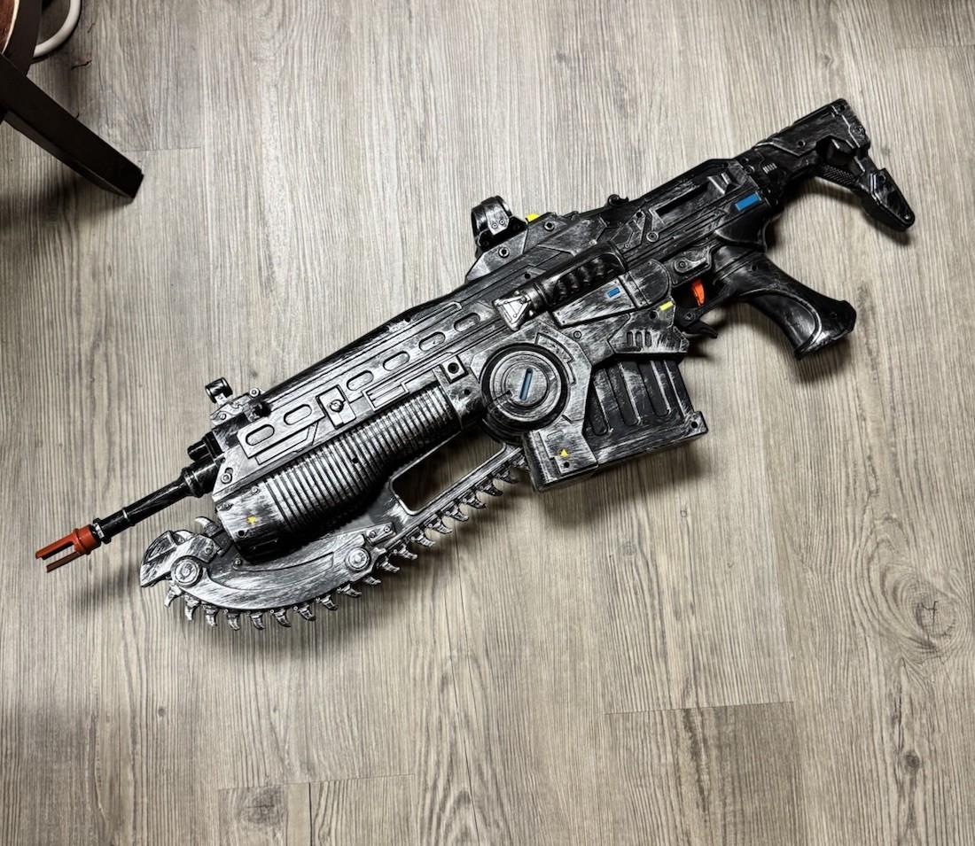 Full Size Painted Gears Of War Lancer Plastic Replica Cosplay Prop 1:1 Scale